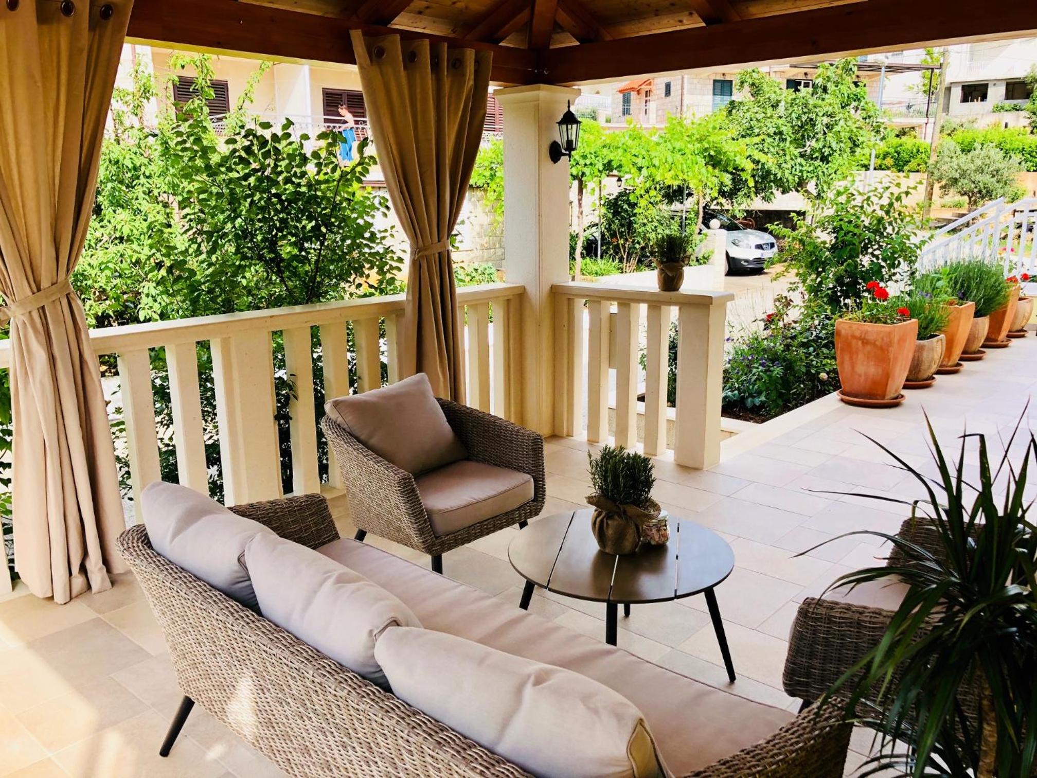 Apartments Villa Lucy view 2