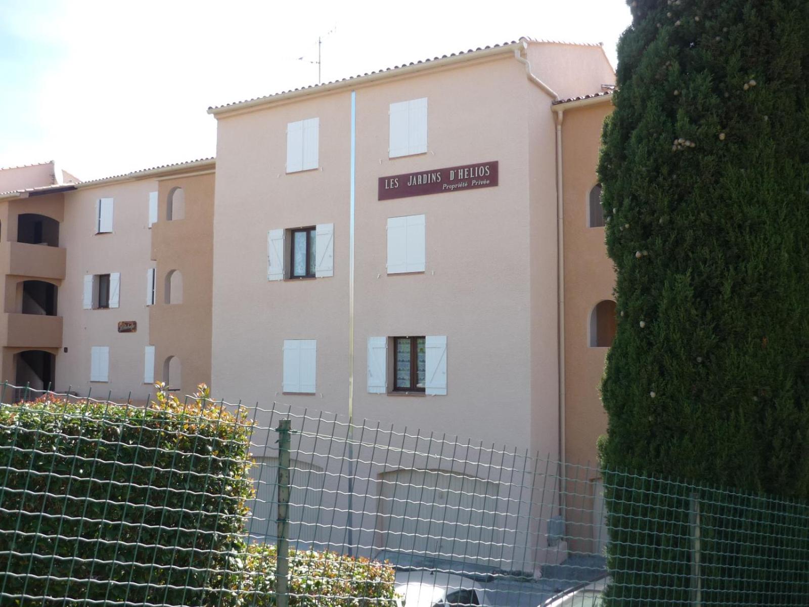 Studio CARQUEIRANNE view 2