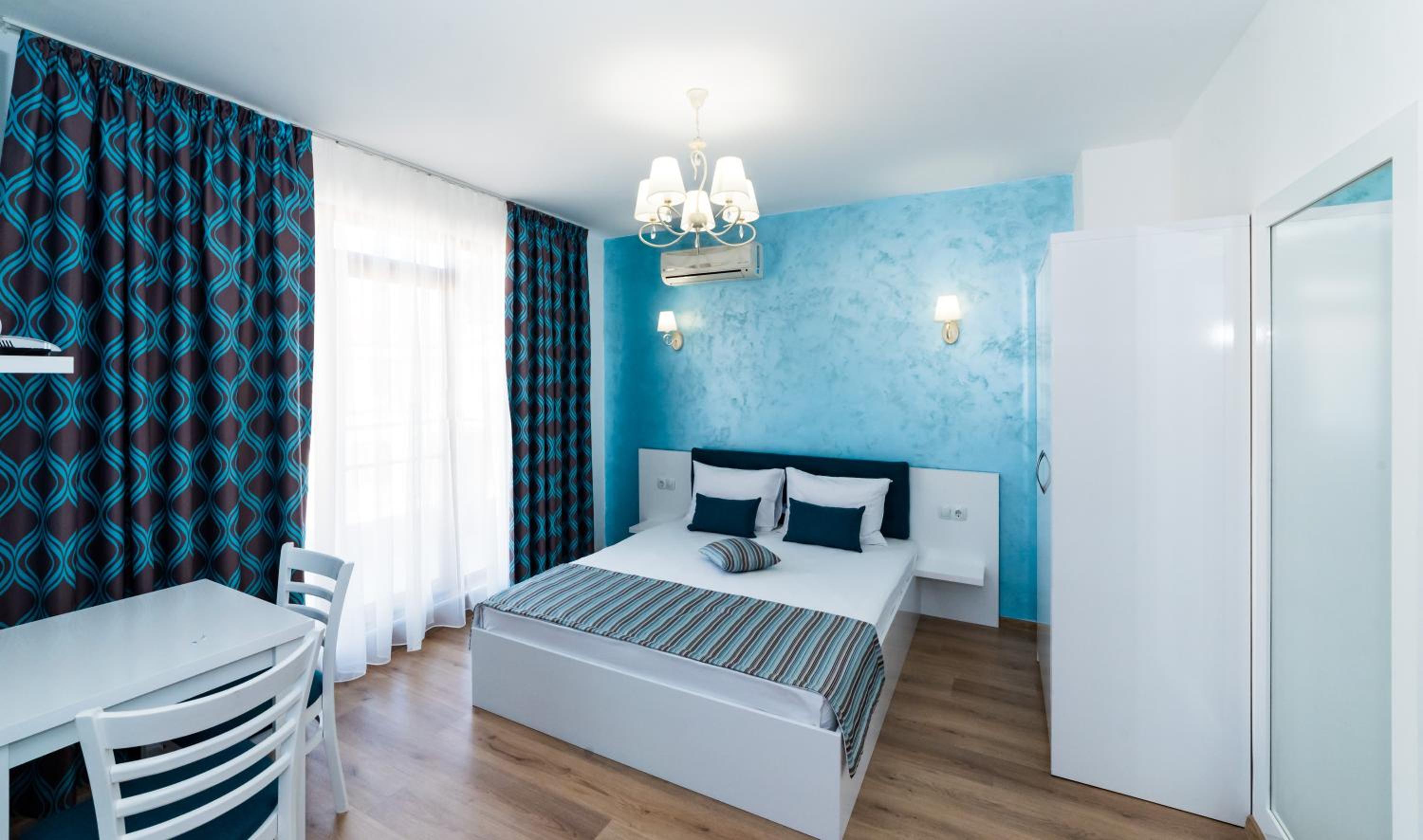 Stela Apartments