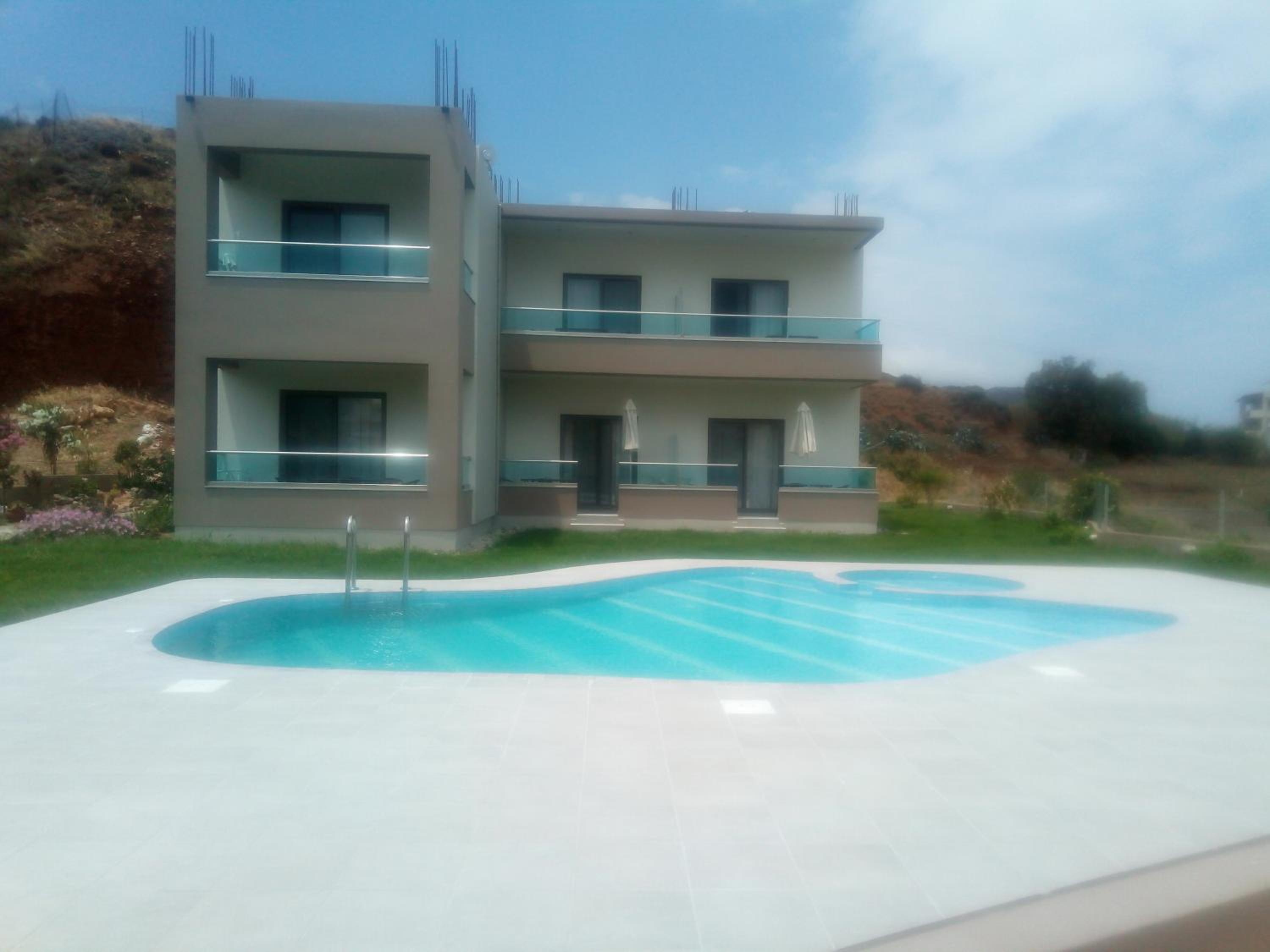 Efrilias Studios & Apartments