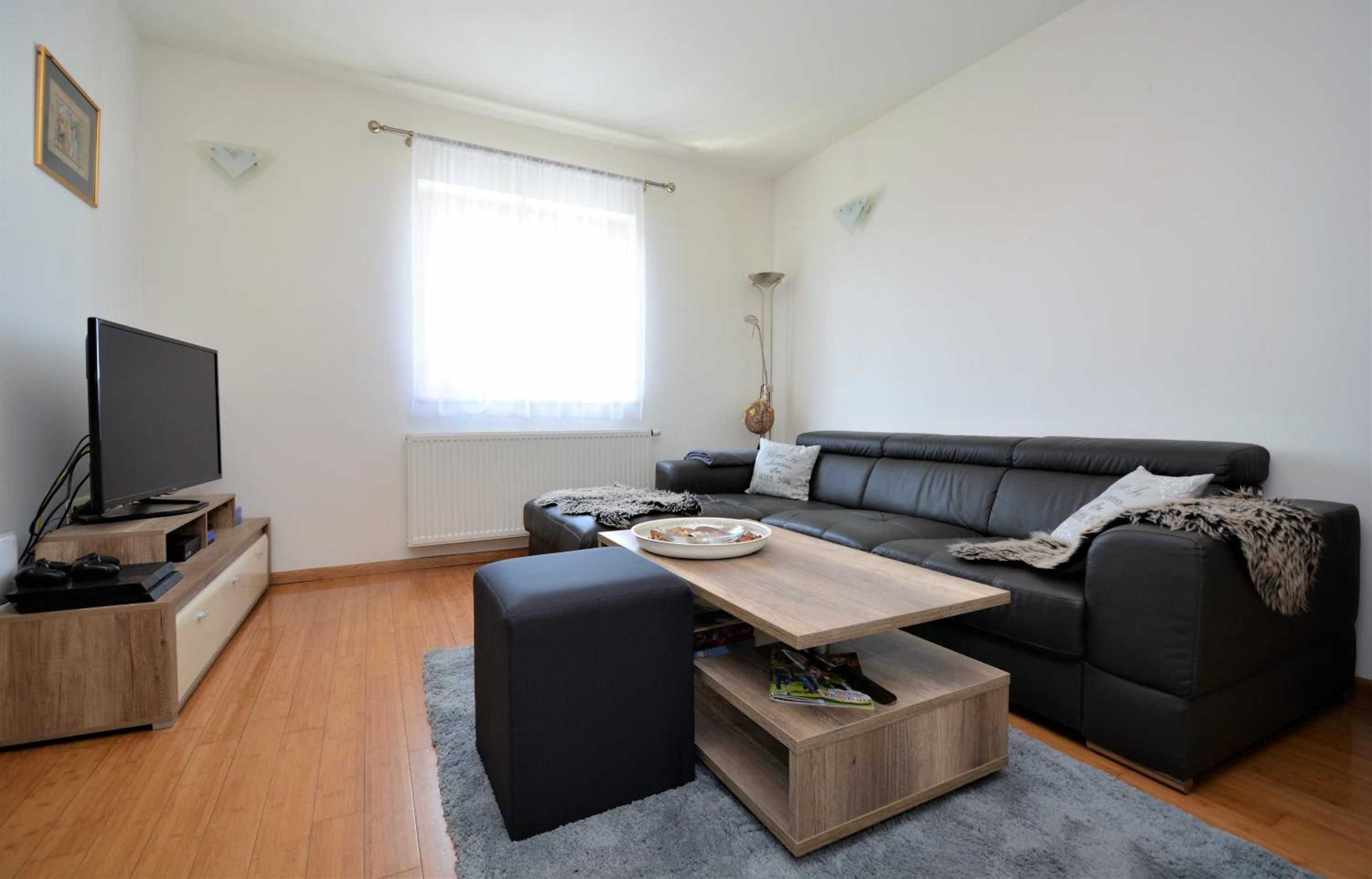 Apartments Miro view 4