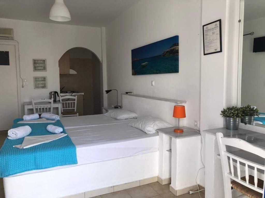 Marina's Studios Serifos view 5