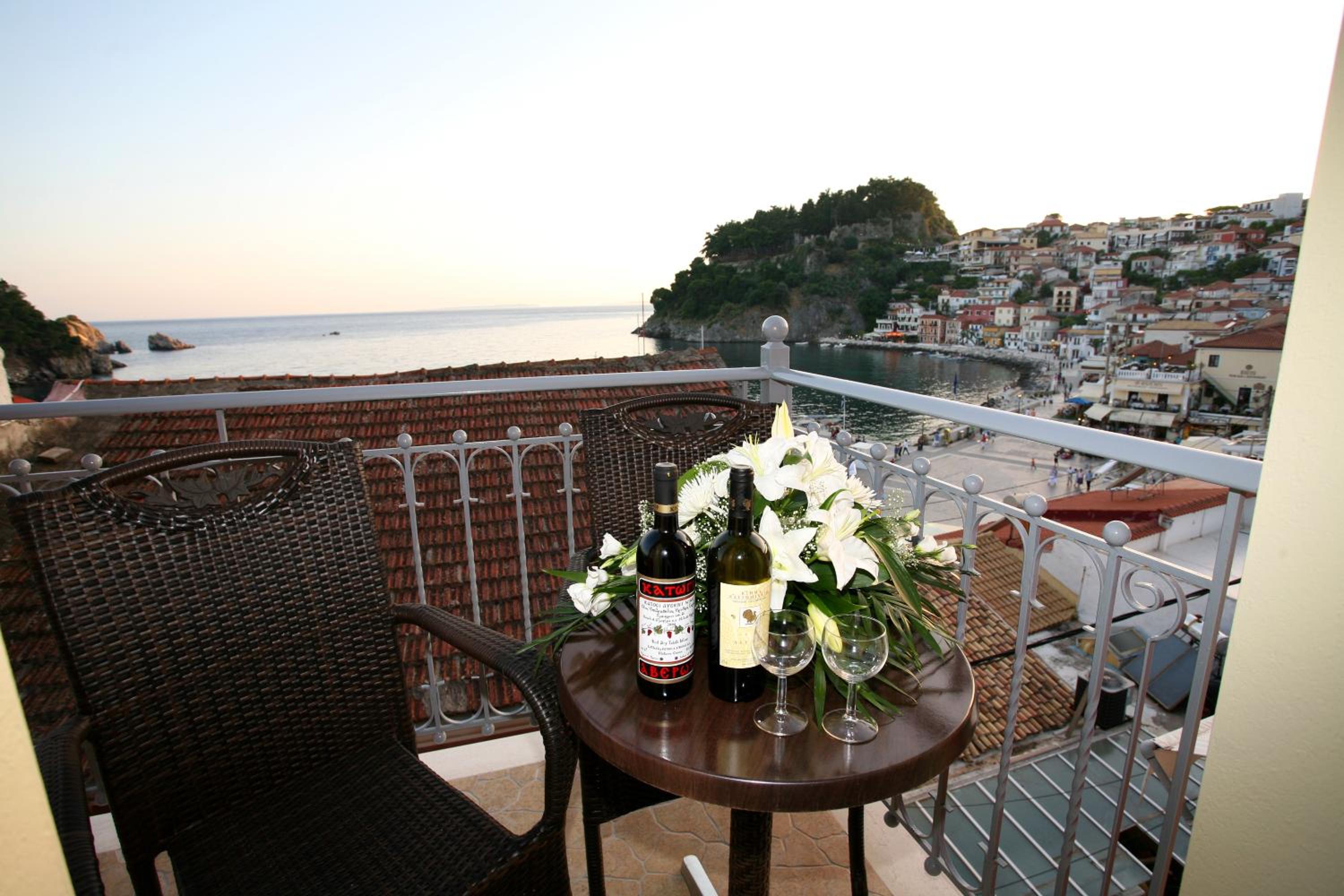 Acrothea Hotel