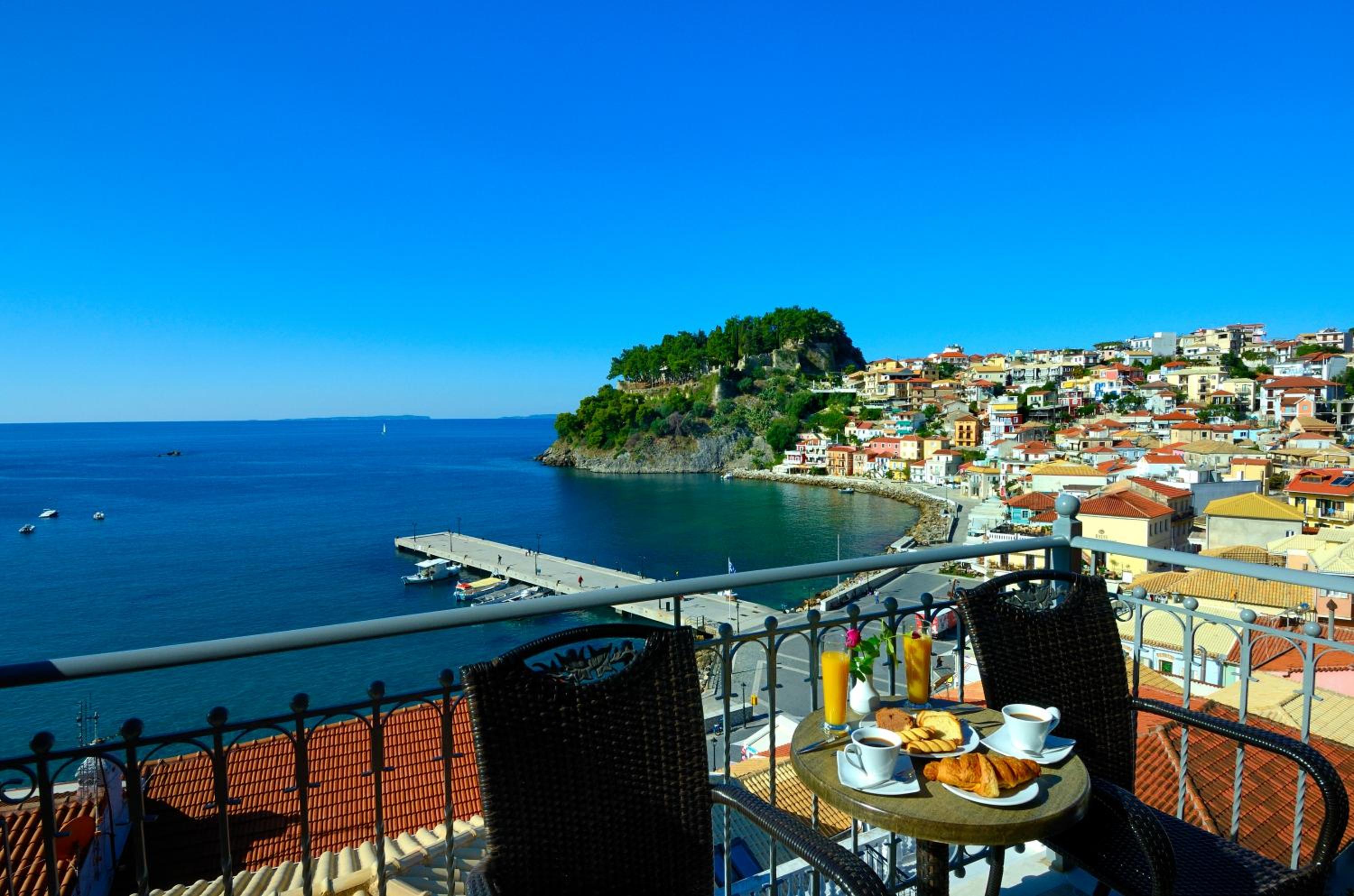 Acrothea Hotel