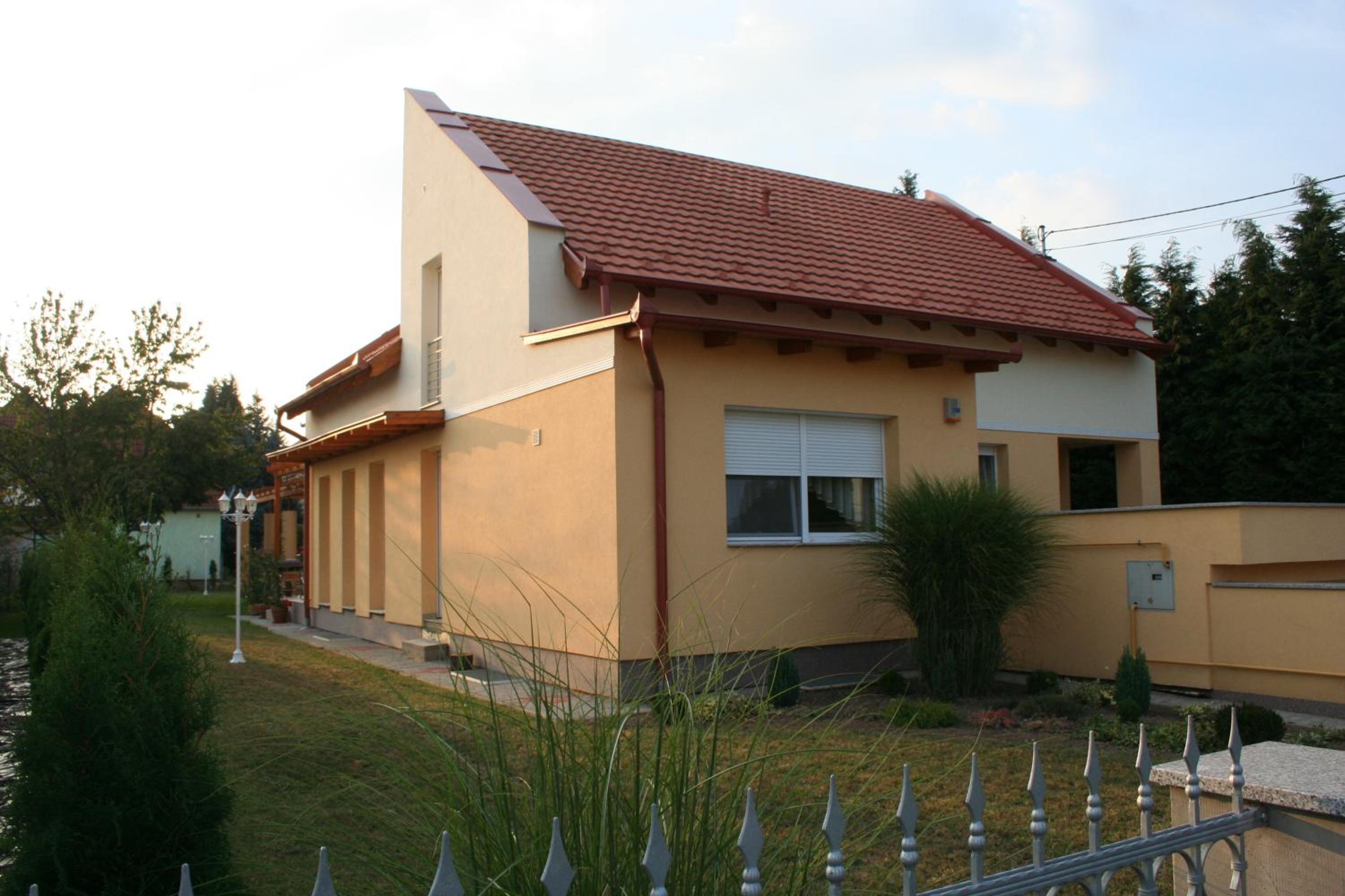Luca Apartments