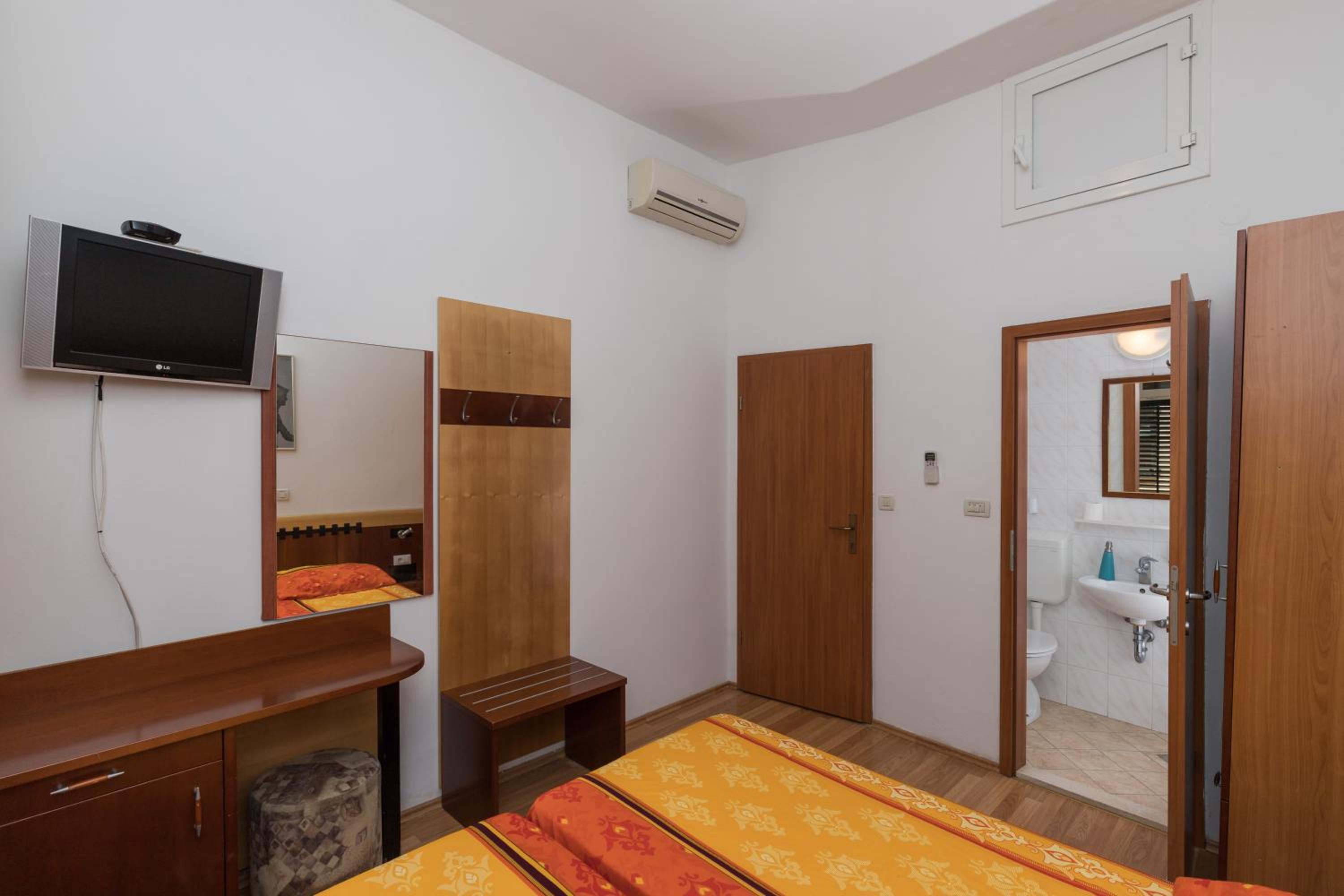 Kaboga street Rooms