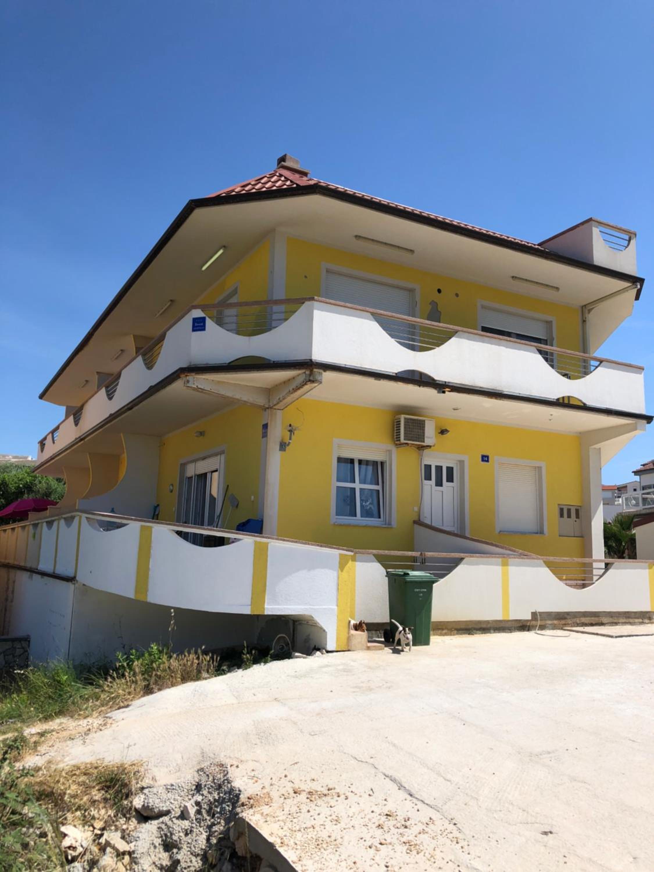 Elia view 4