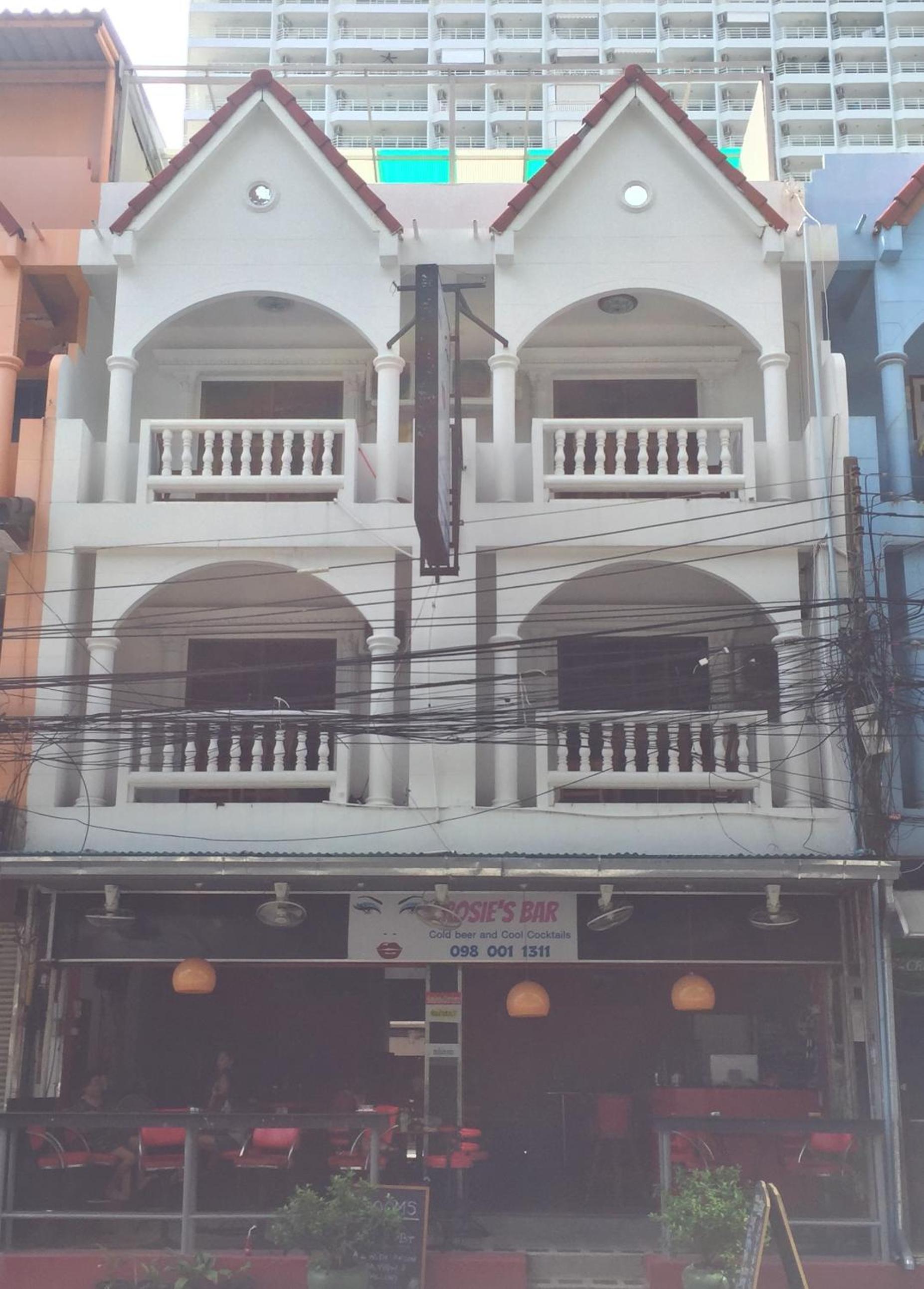 Escobar Guesthouse