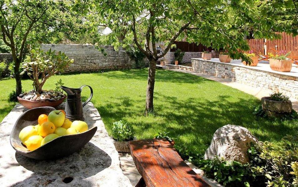 Villa Violica, Karnevali view 4
