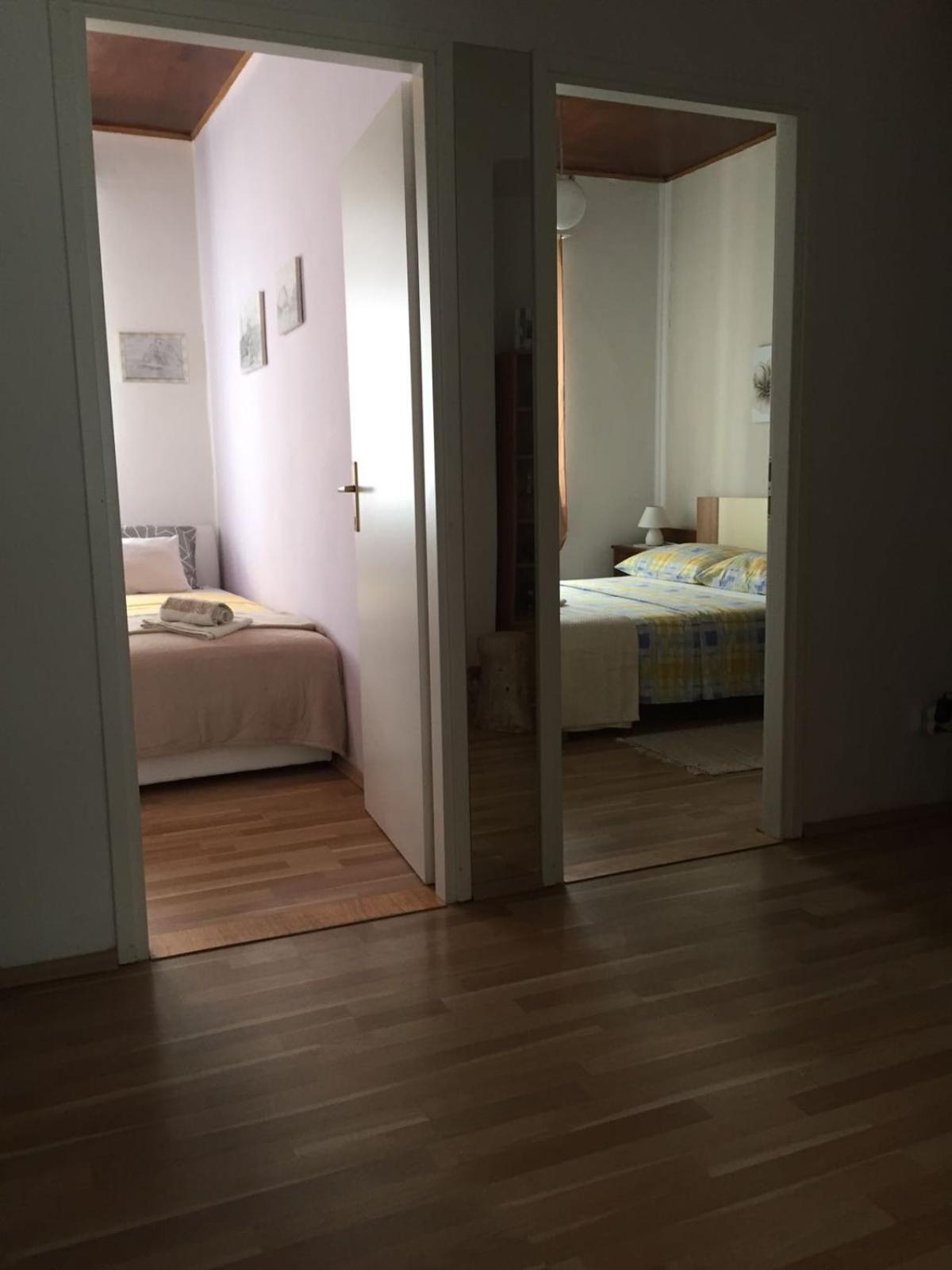 Apartmani Vela Luka view 4