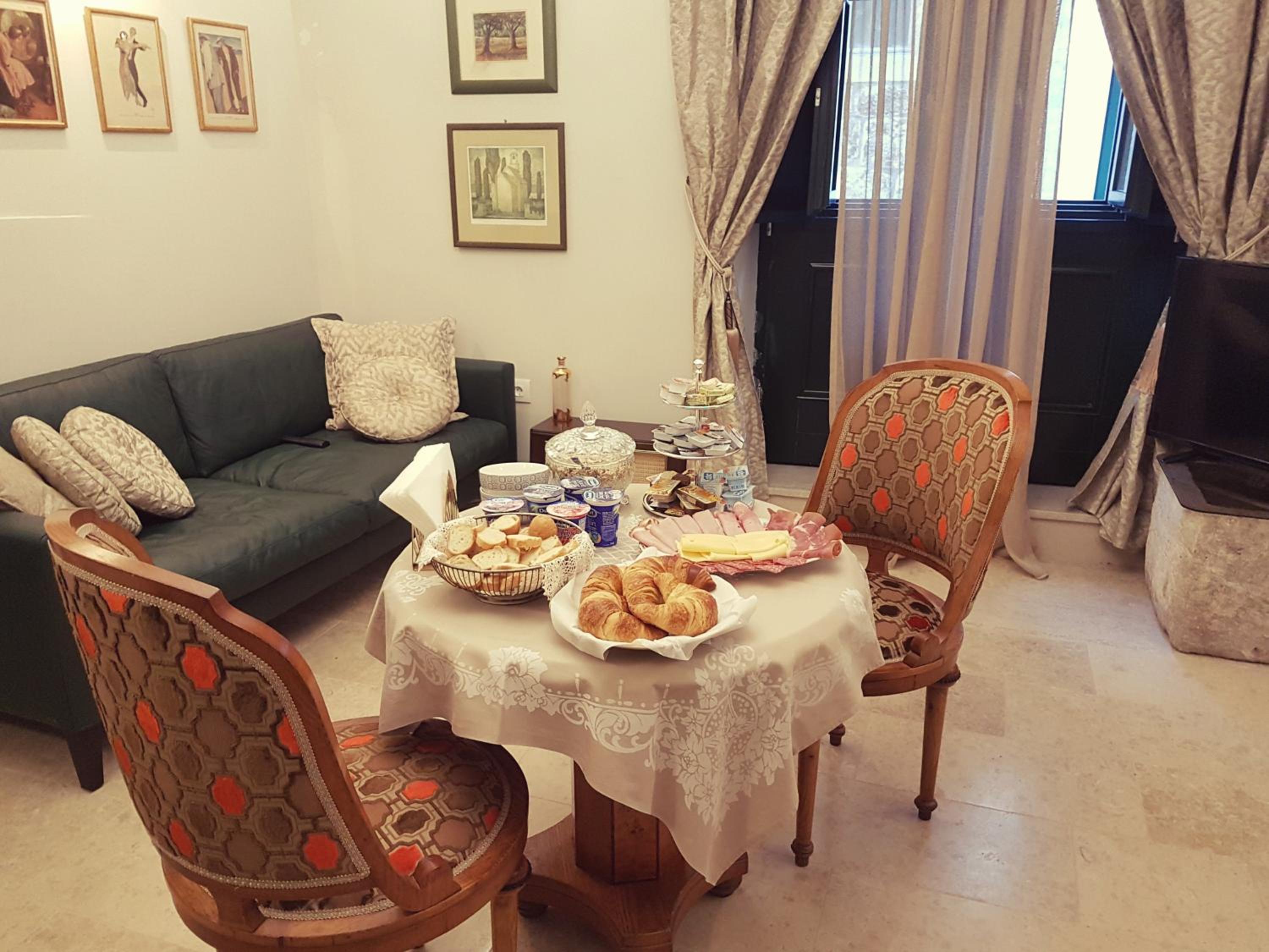 DeVecchi rooms view 3