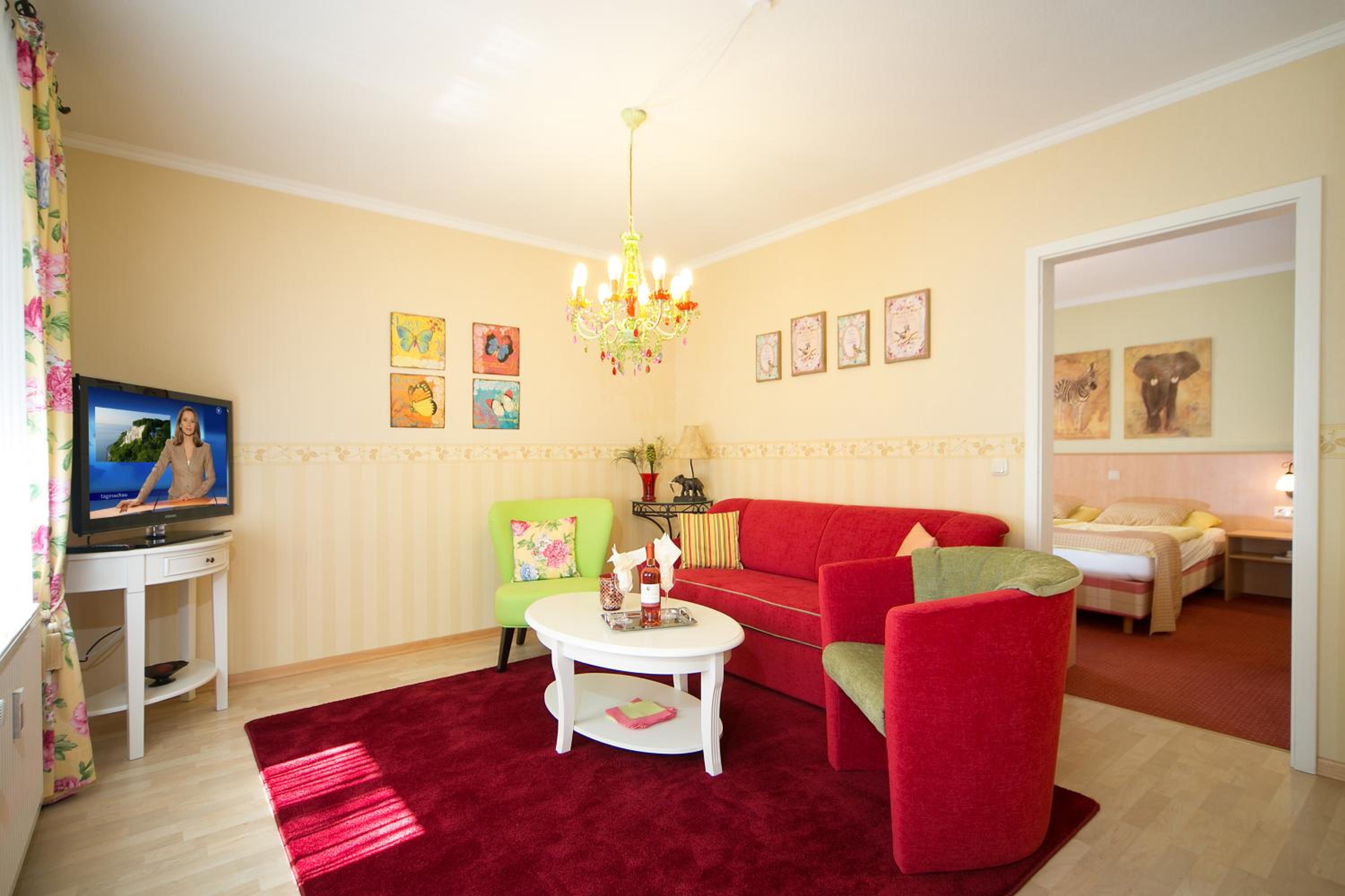 Photo 8