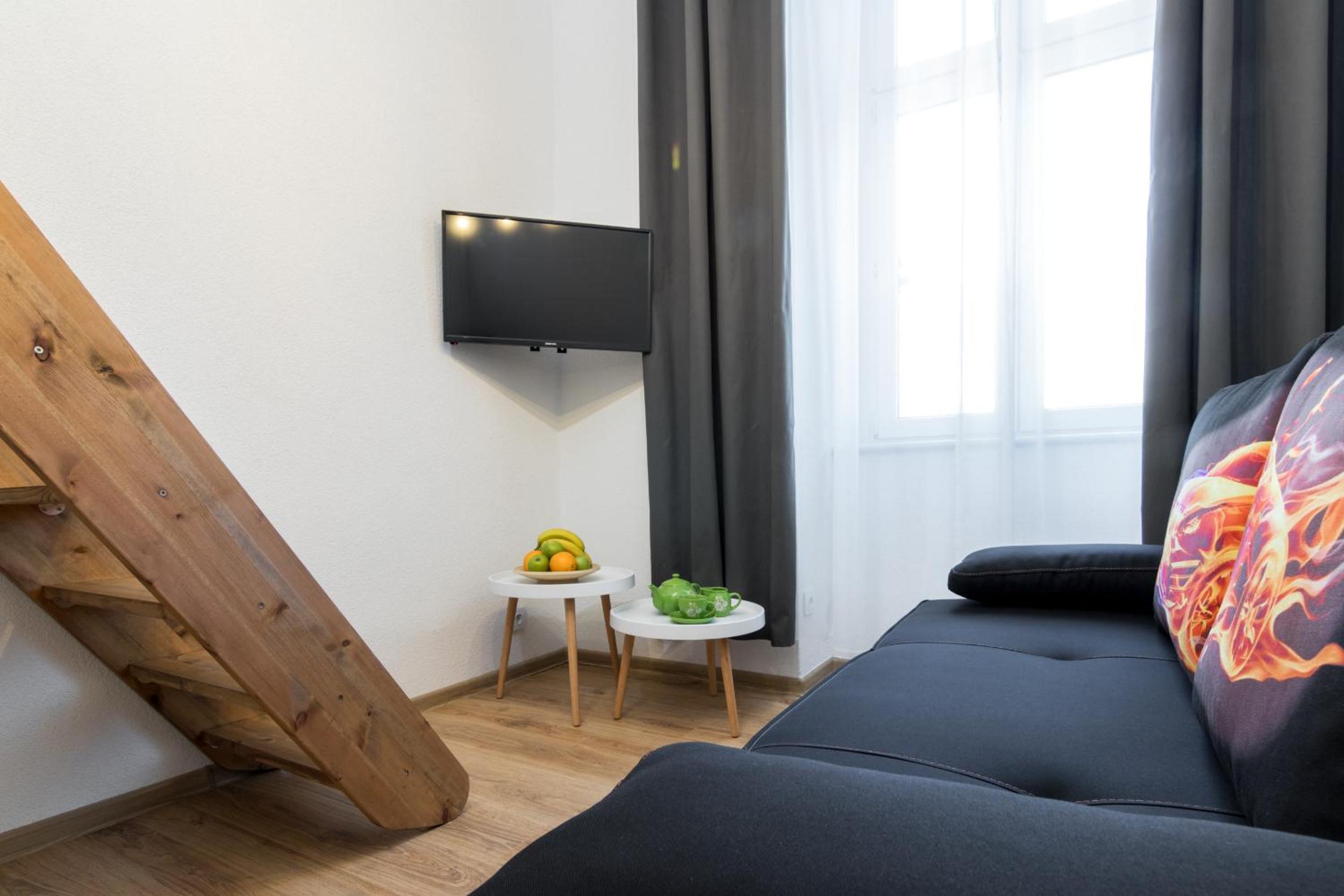Cracow Best Location Apartment by Cozyplace