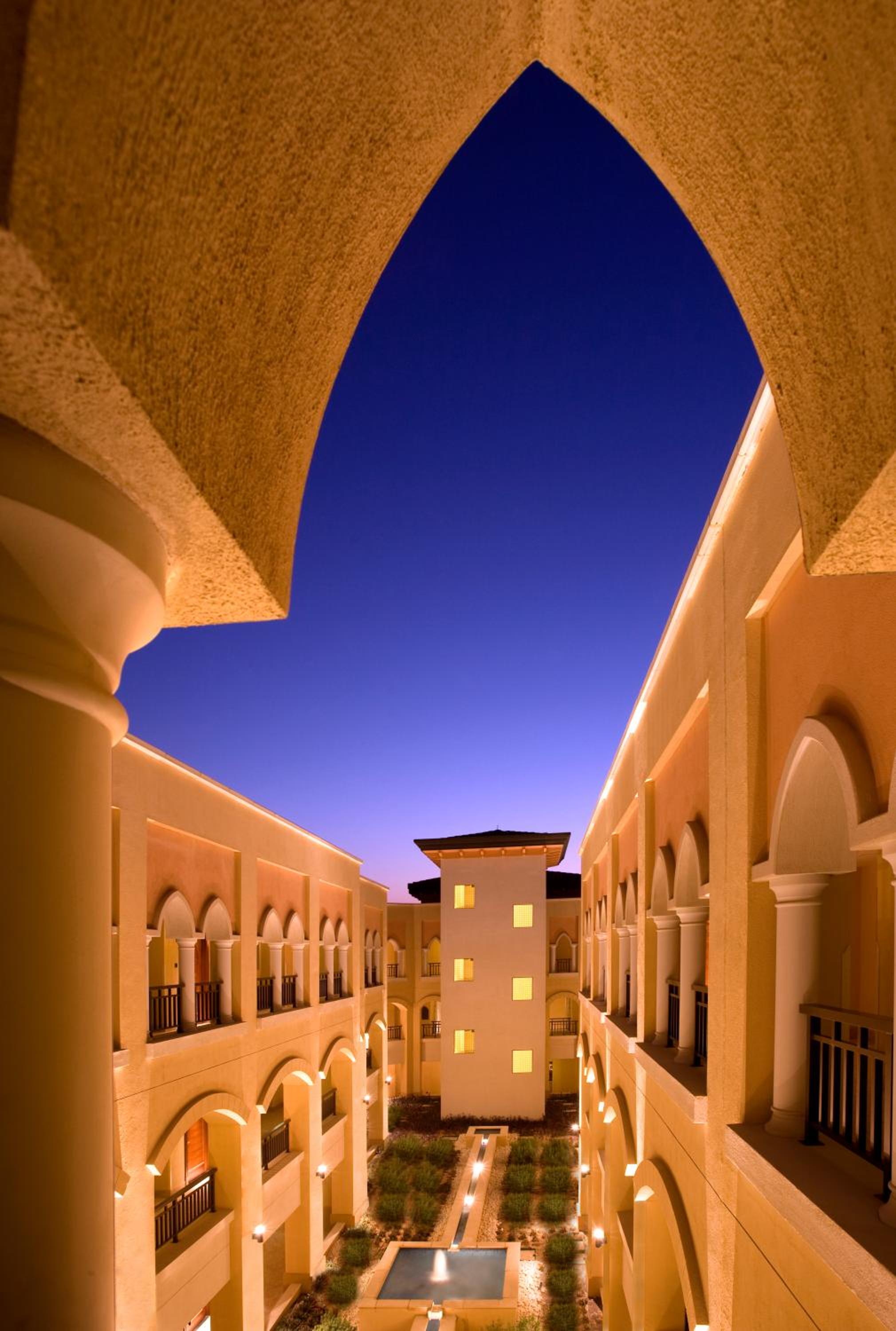 Shangri-La Hotel Apartments Qaryat Al Beri — photo 22