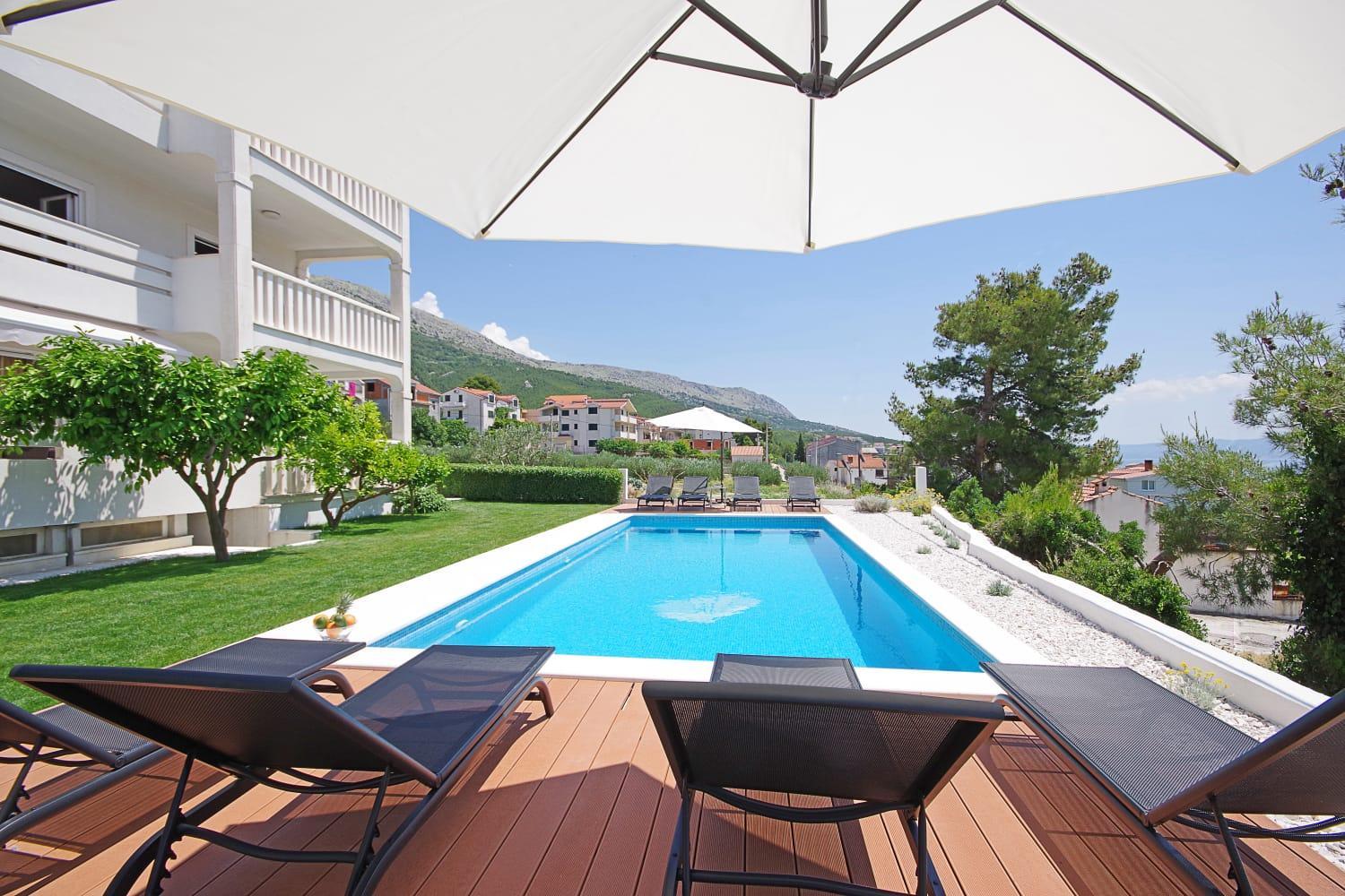 Luxury apartment Frane view 4