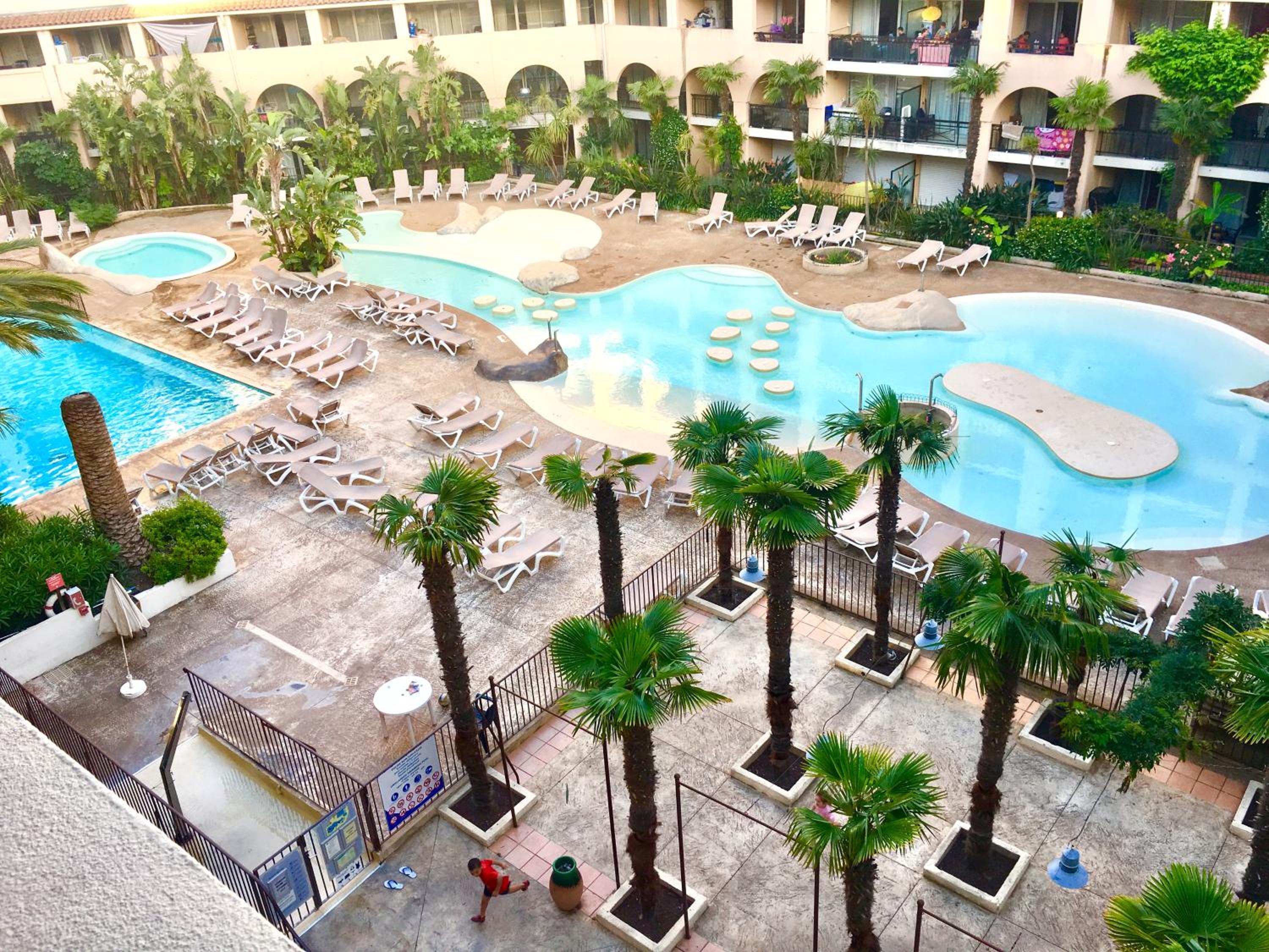 Cannes Pool & Beach