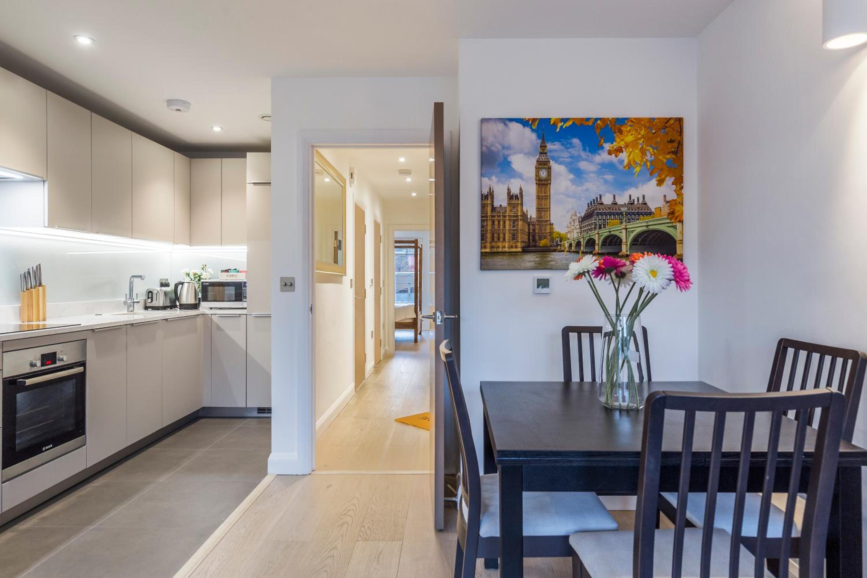 Charles Dickens, Tate Modern Apartments