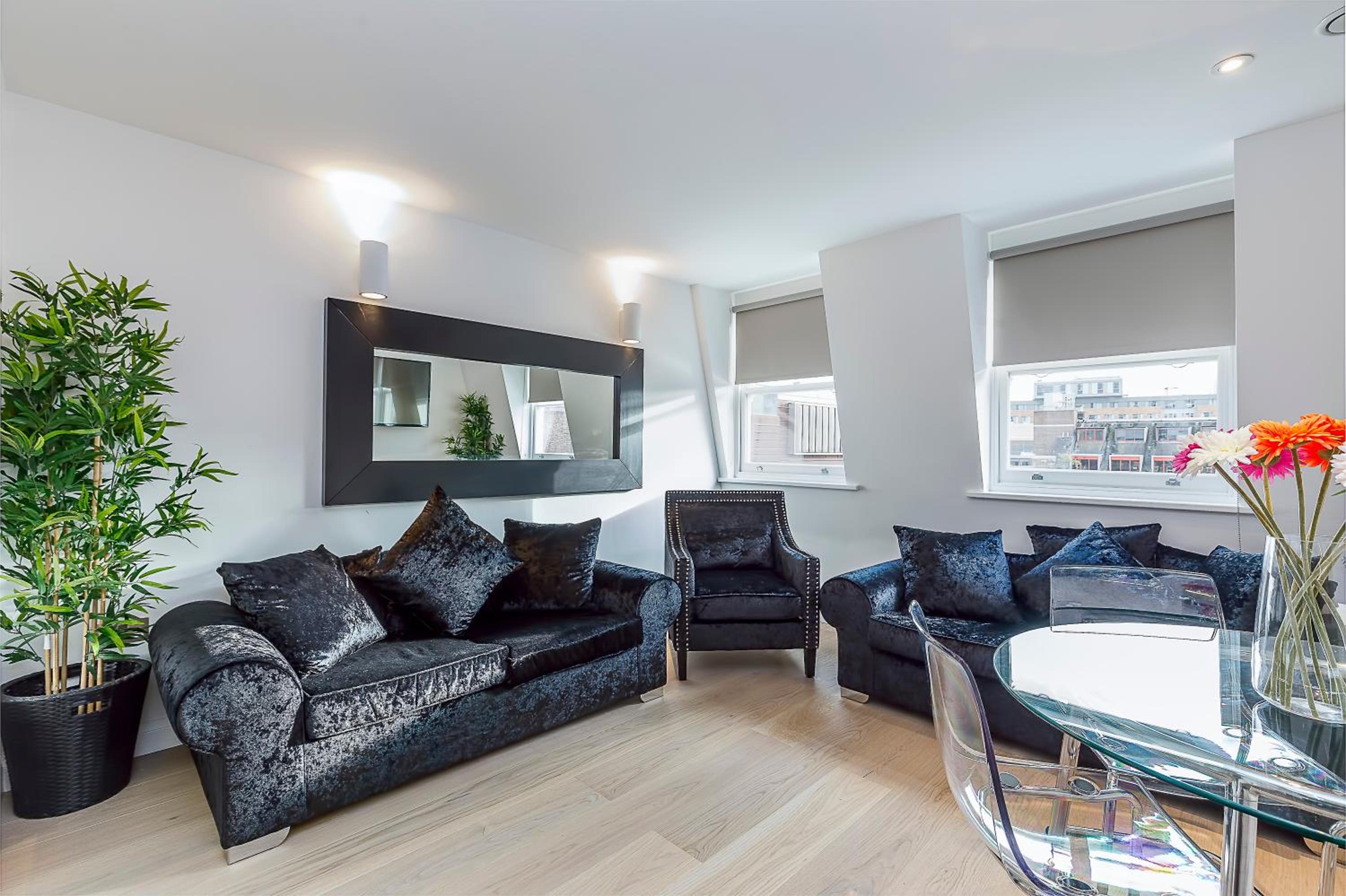 Charles Dickens, Tate Modern Apartments