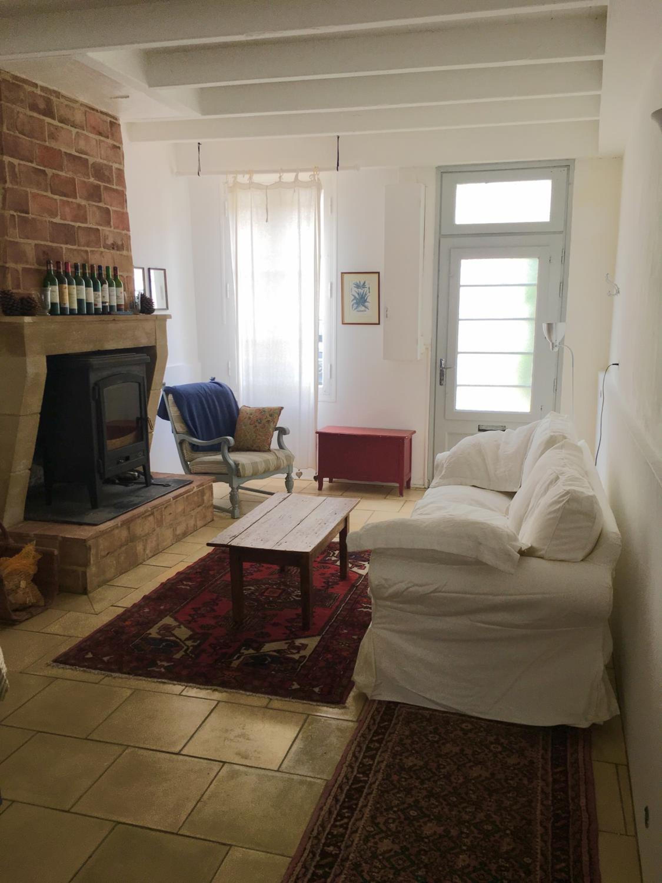 Cosy Medieval Village House Monségur view 3
