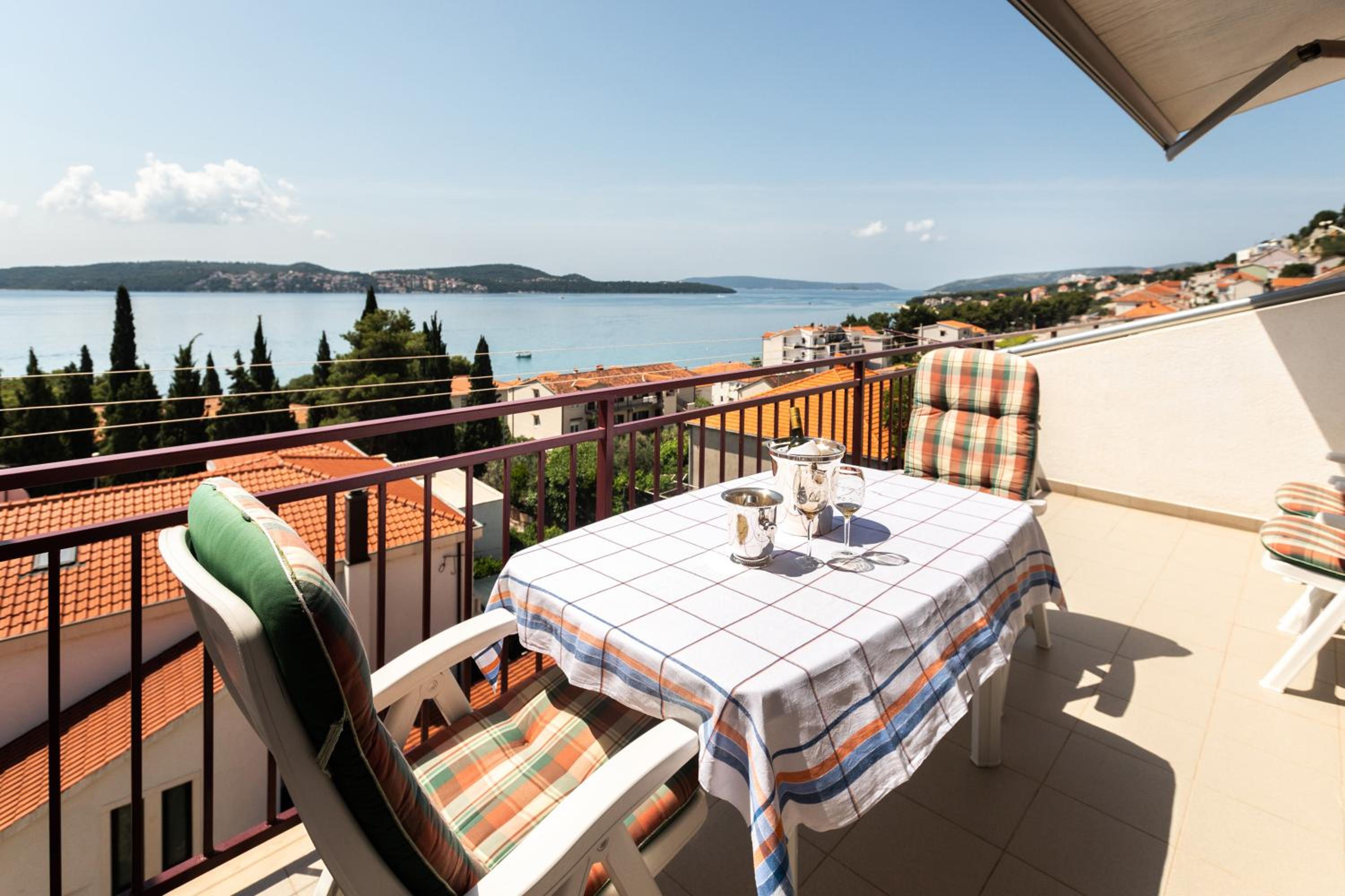 Lambrisa view 5