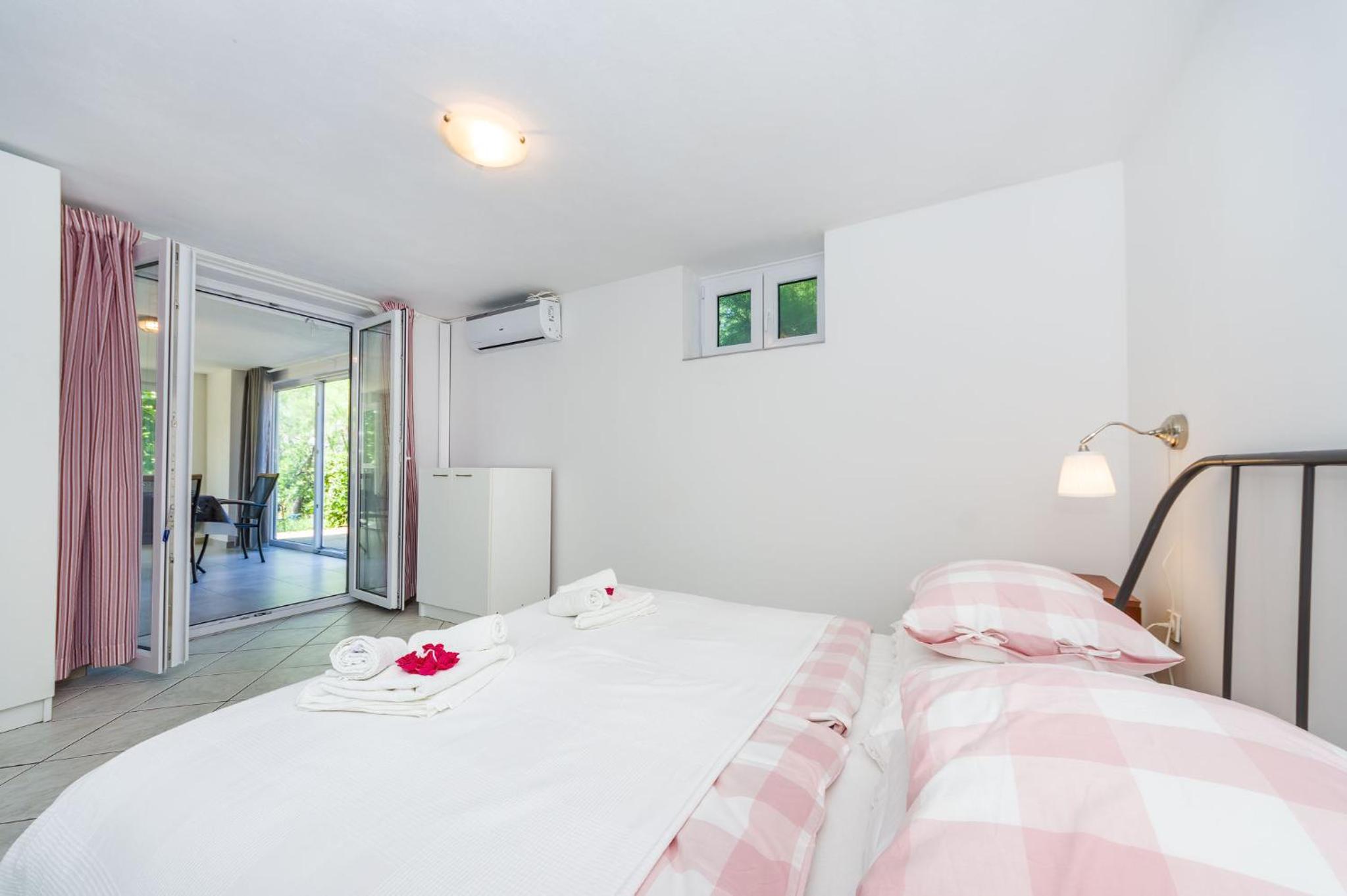 Apartman Tonko view 3
