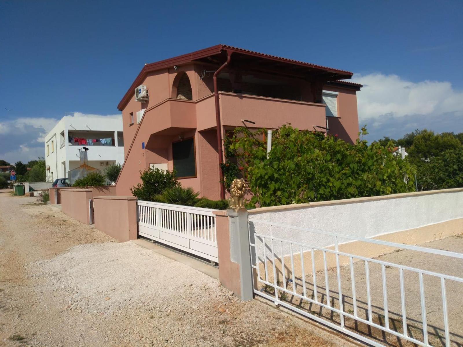 Photo 28