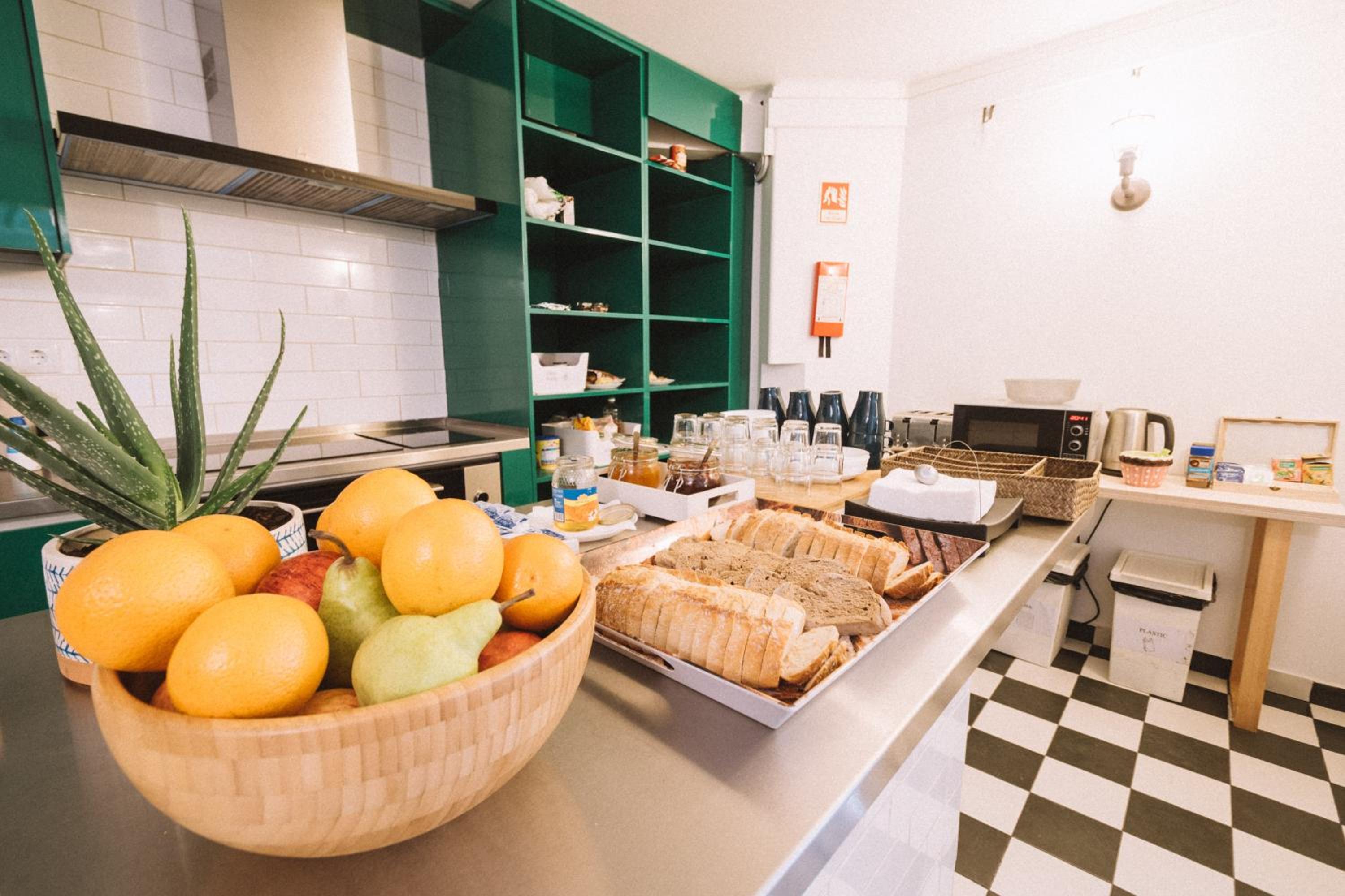Nice Way Cascais Hostel & Surf Camp