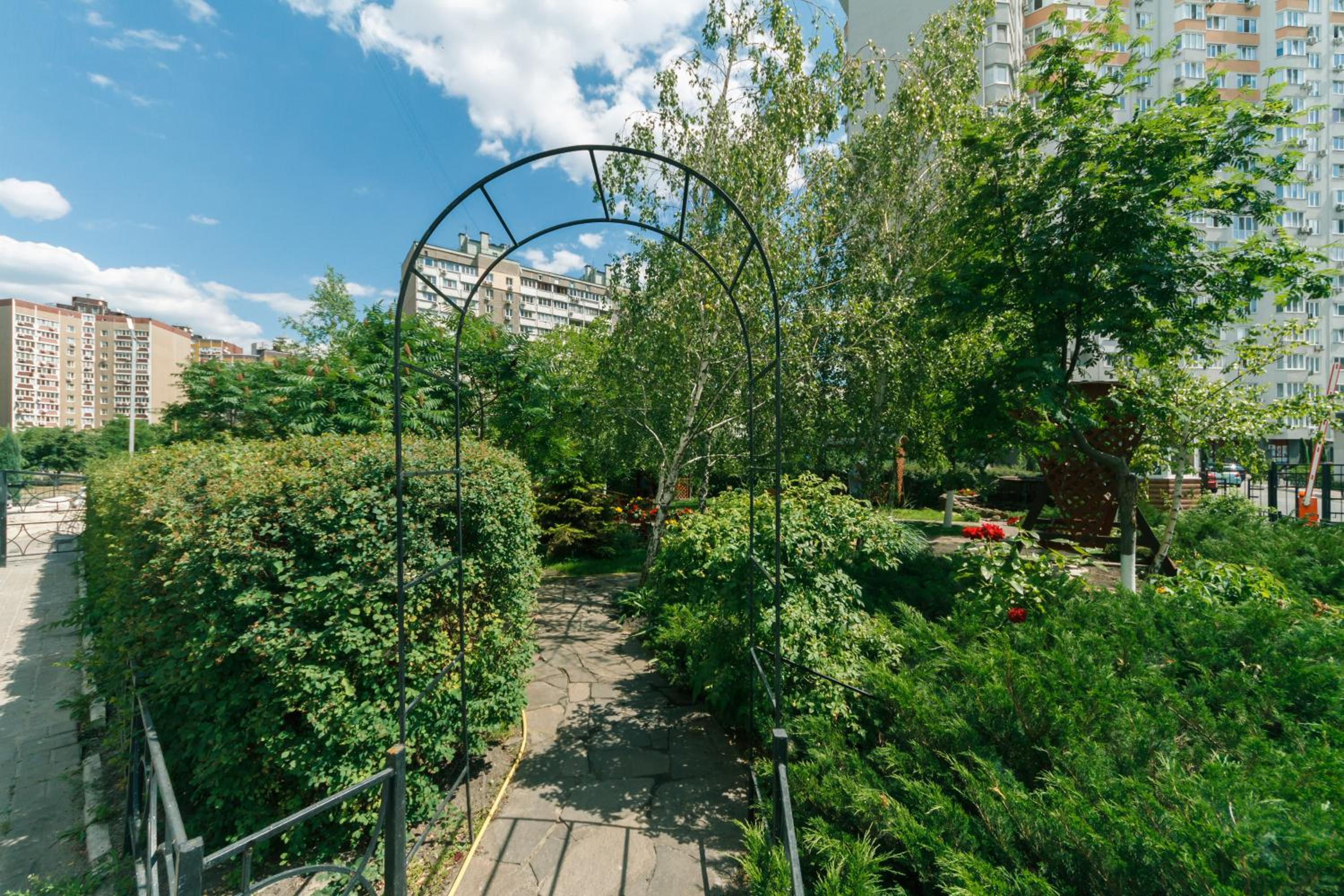 Apartment Poznyaky-Bazhana
