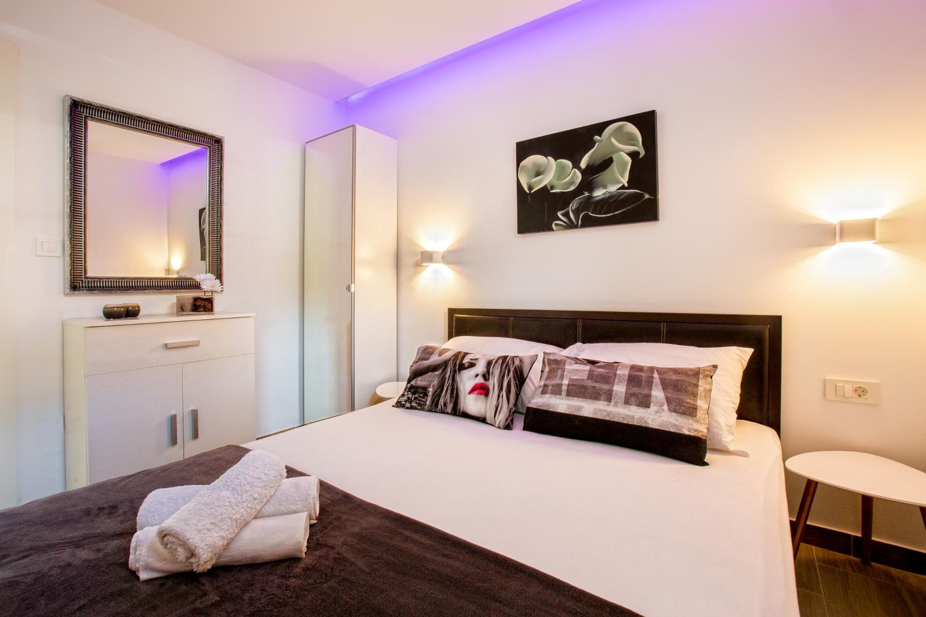 Apartment Nives in the City Center - Free Parking view 5