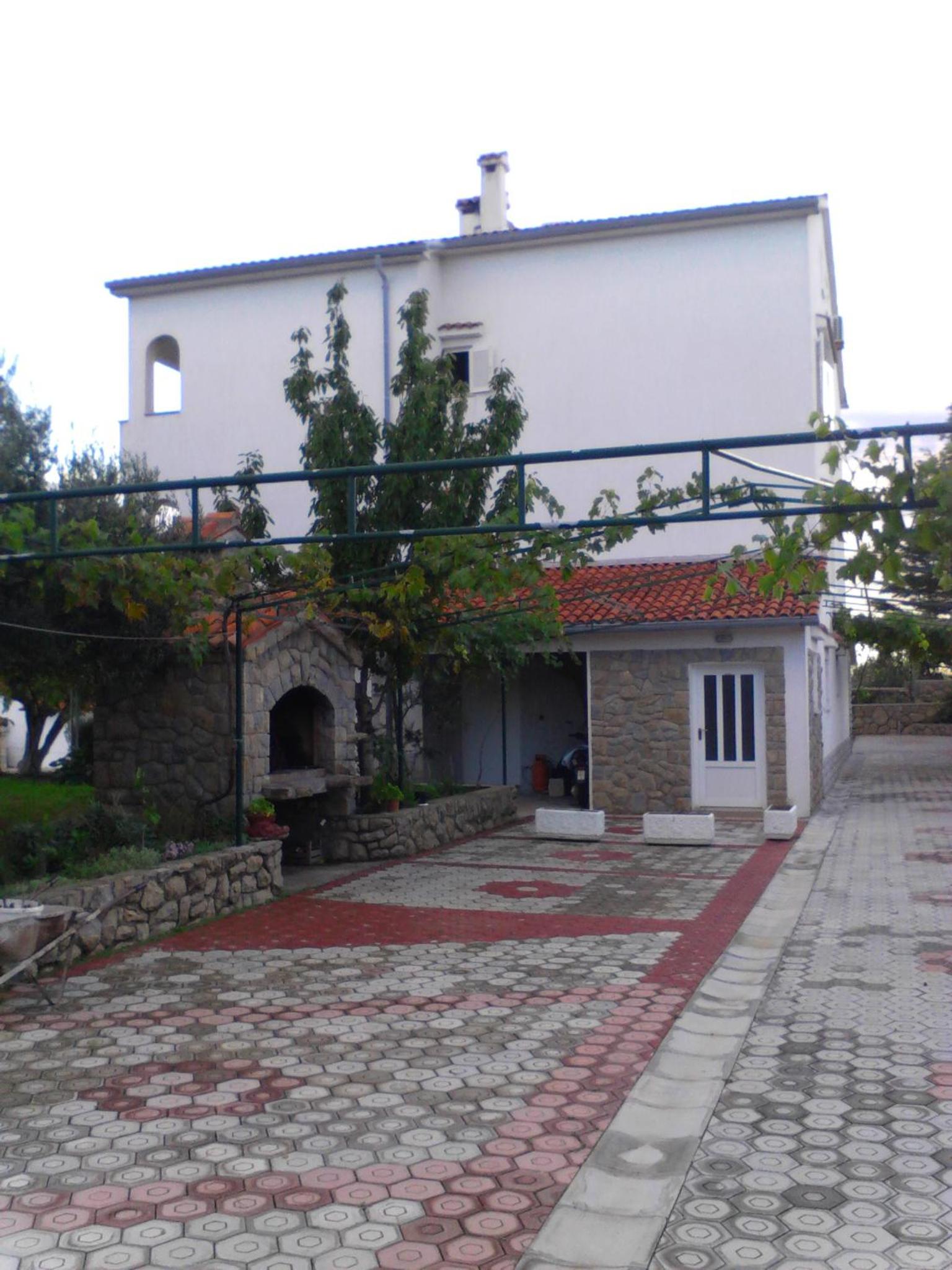 Photo 32