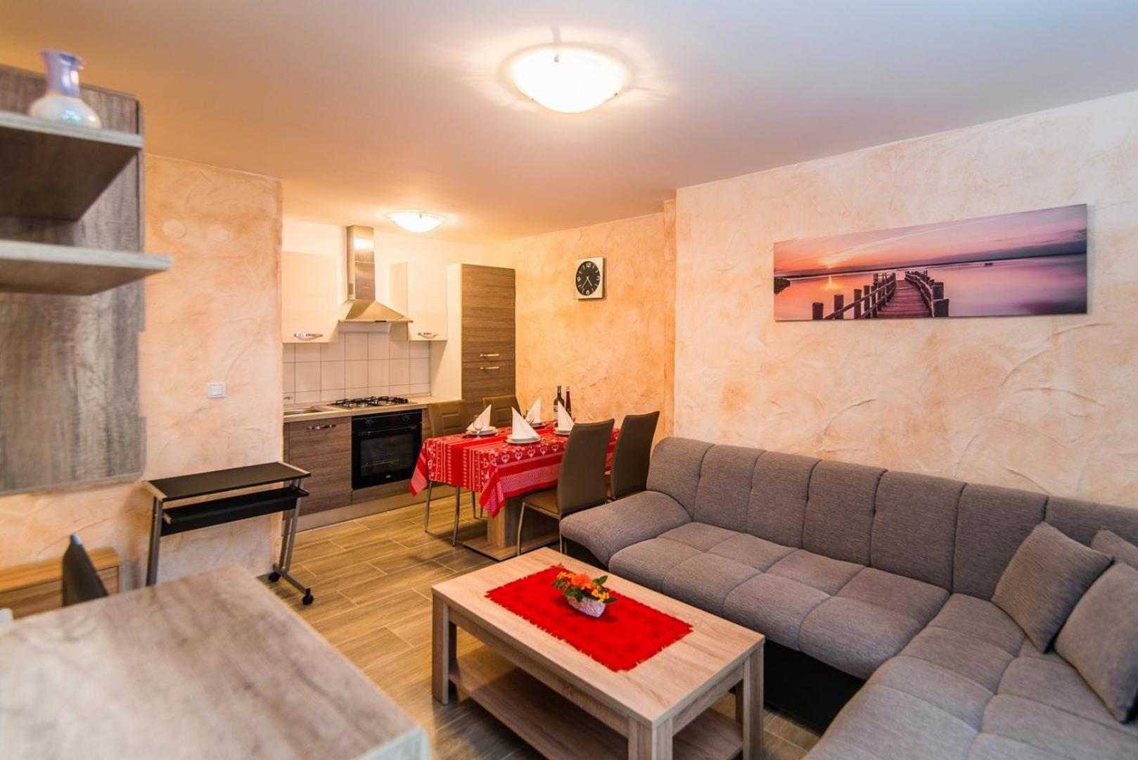 Apartment Stela