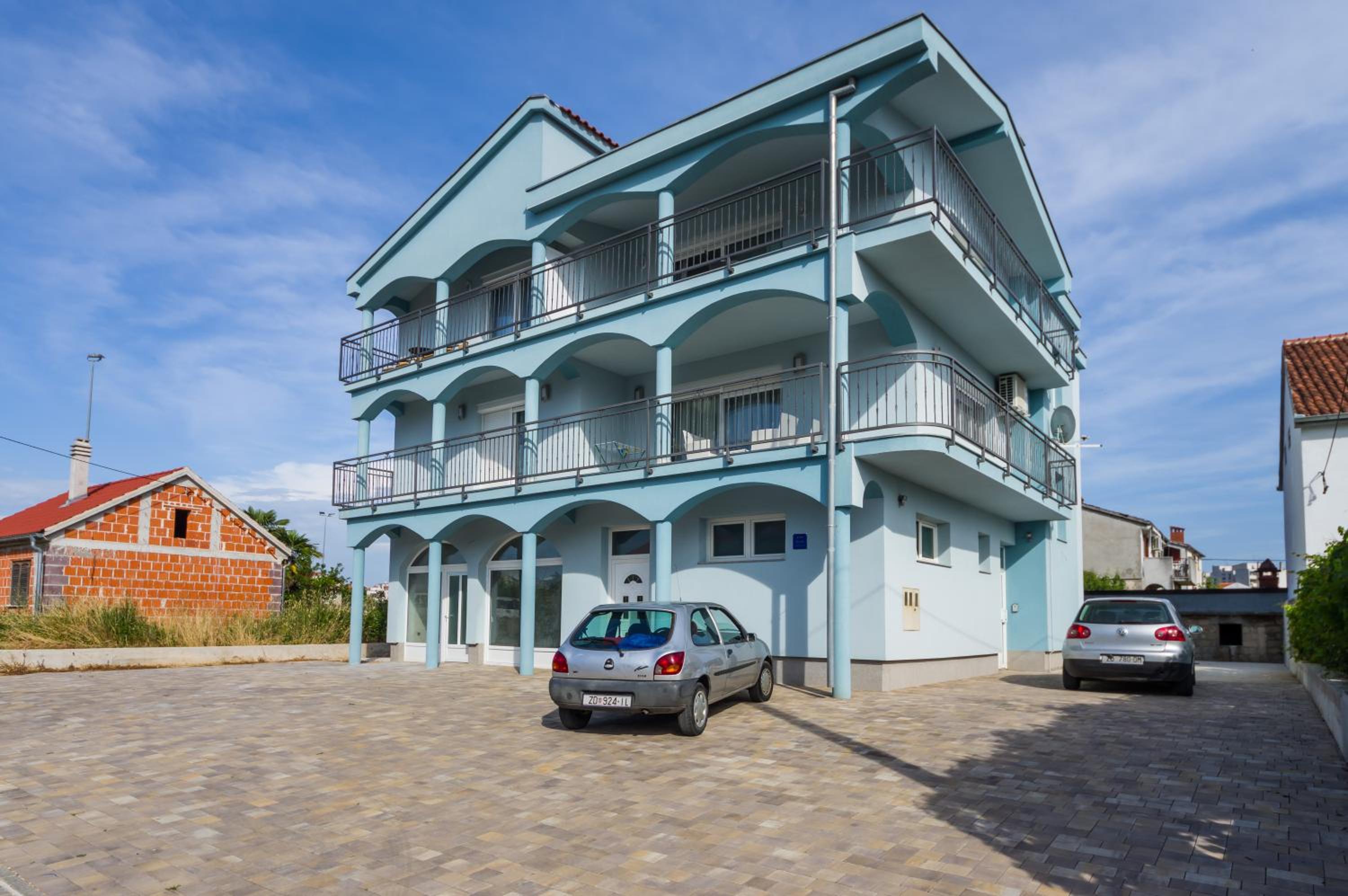 Apartments Maraš