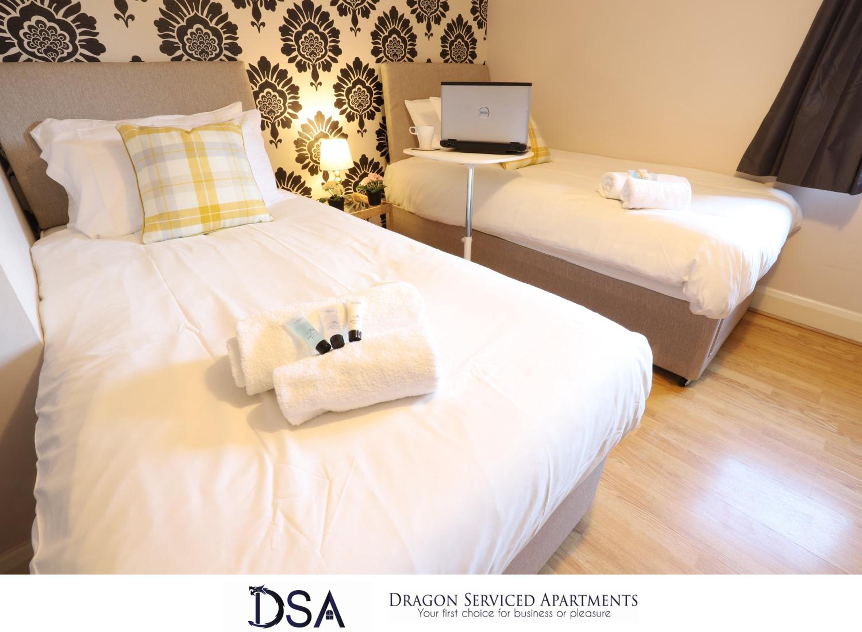 Birmingham City Centre Premier Apartment view 3