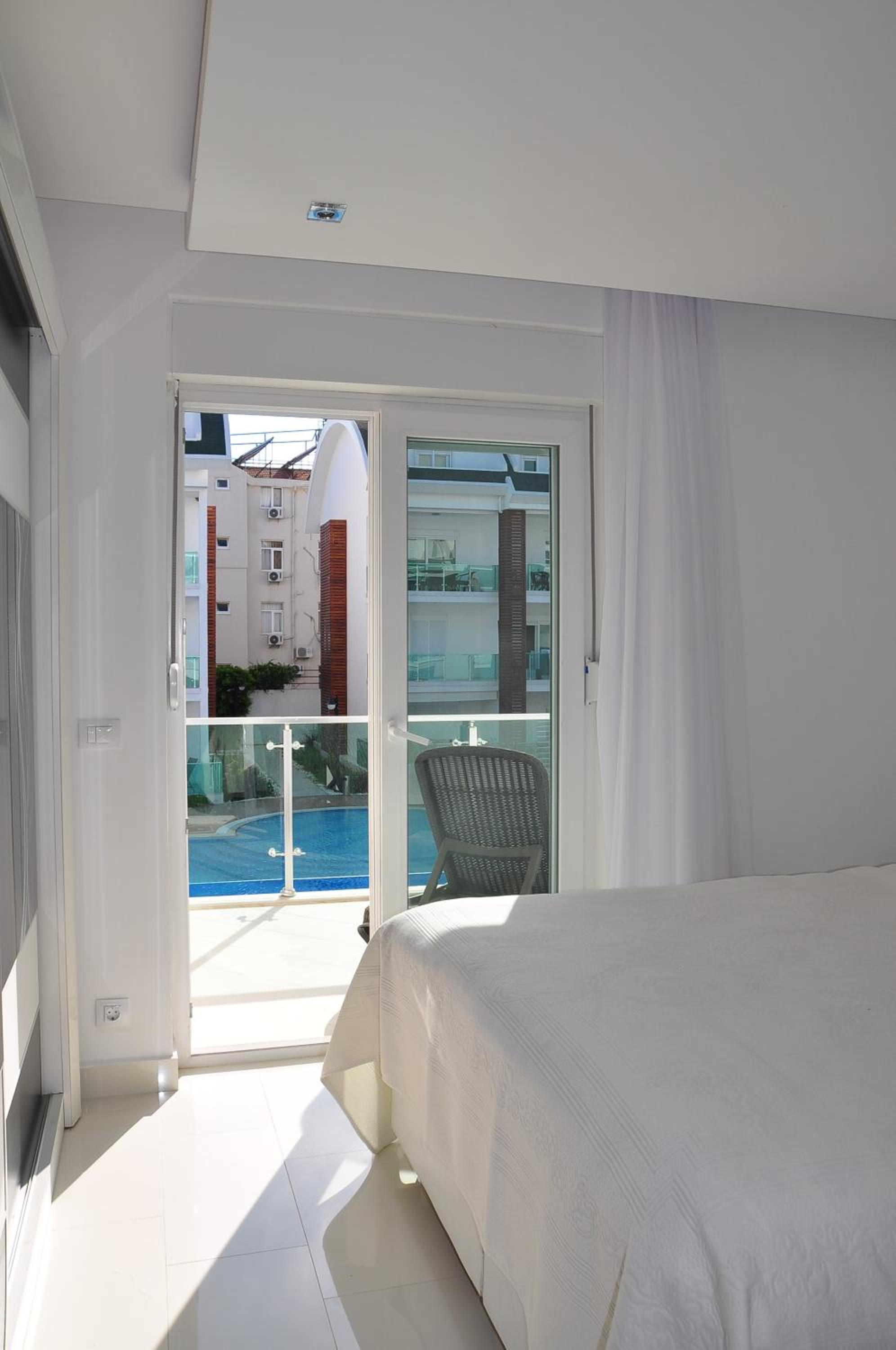 Side Gardenia Residence