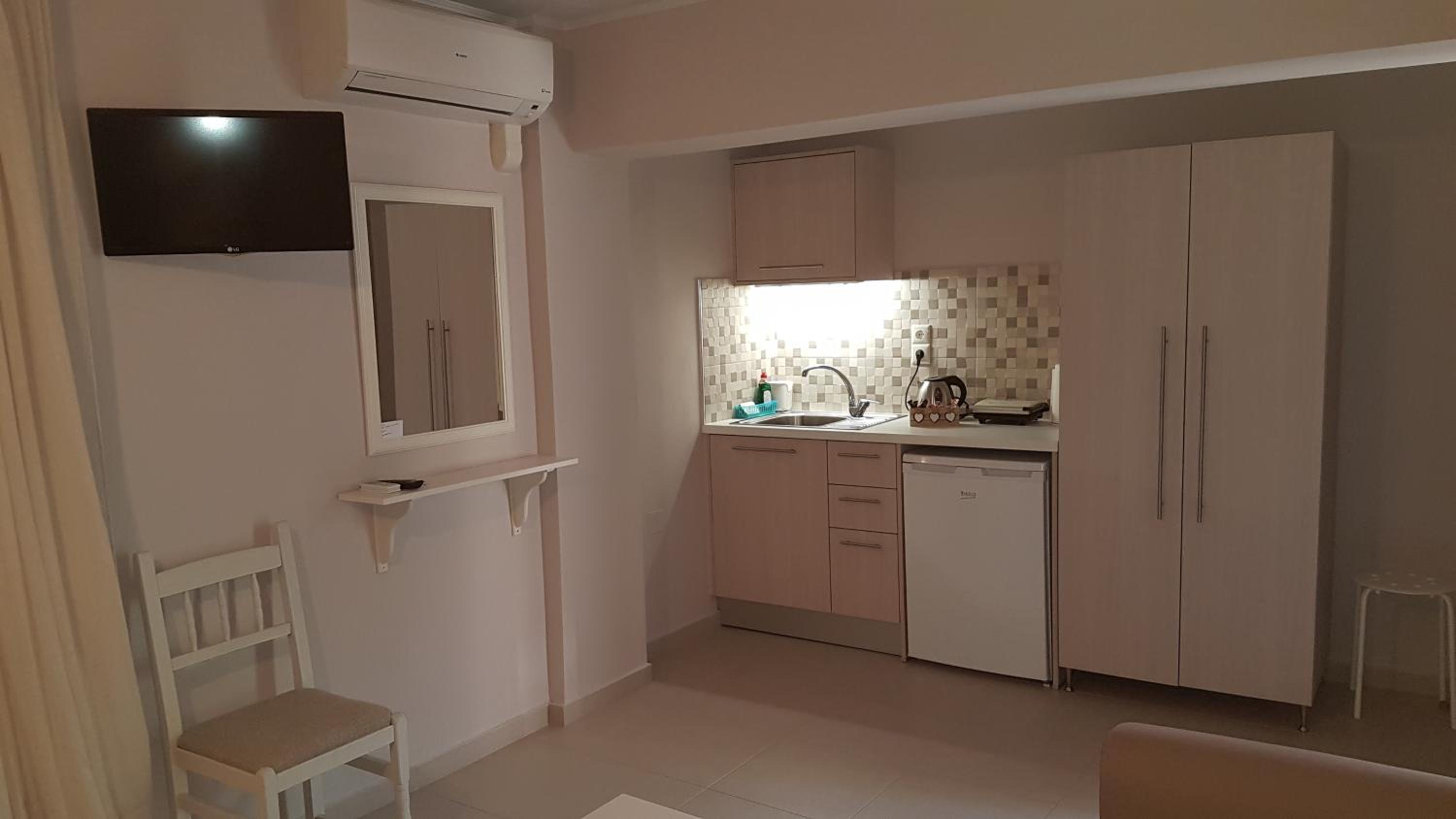Vito's Parga View Apartments
