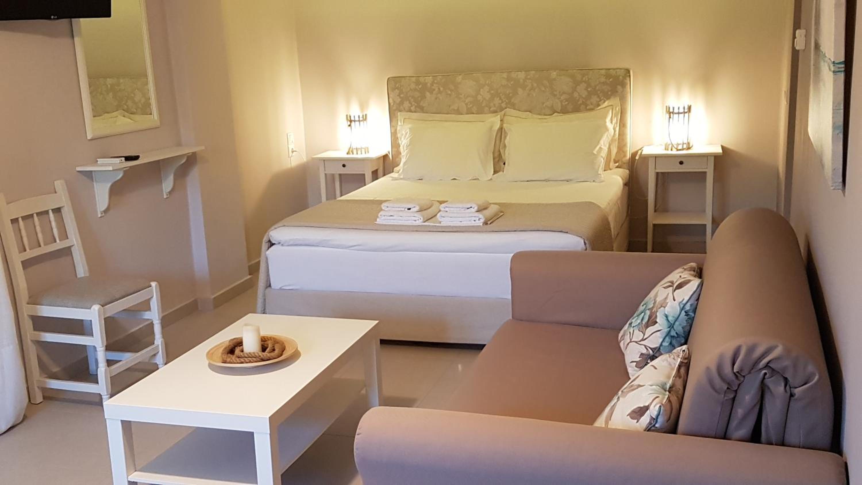 Vito's Parga View Apartments