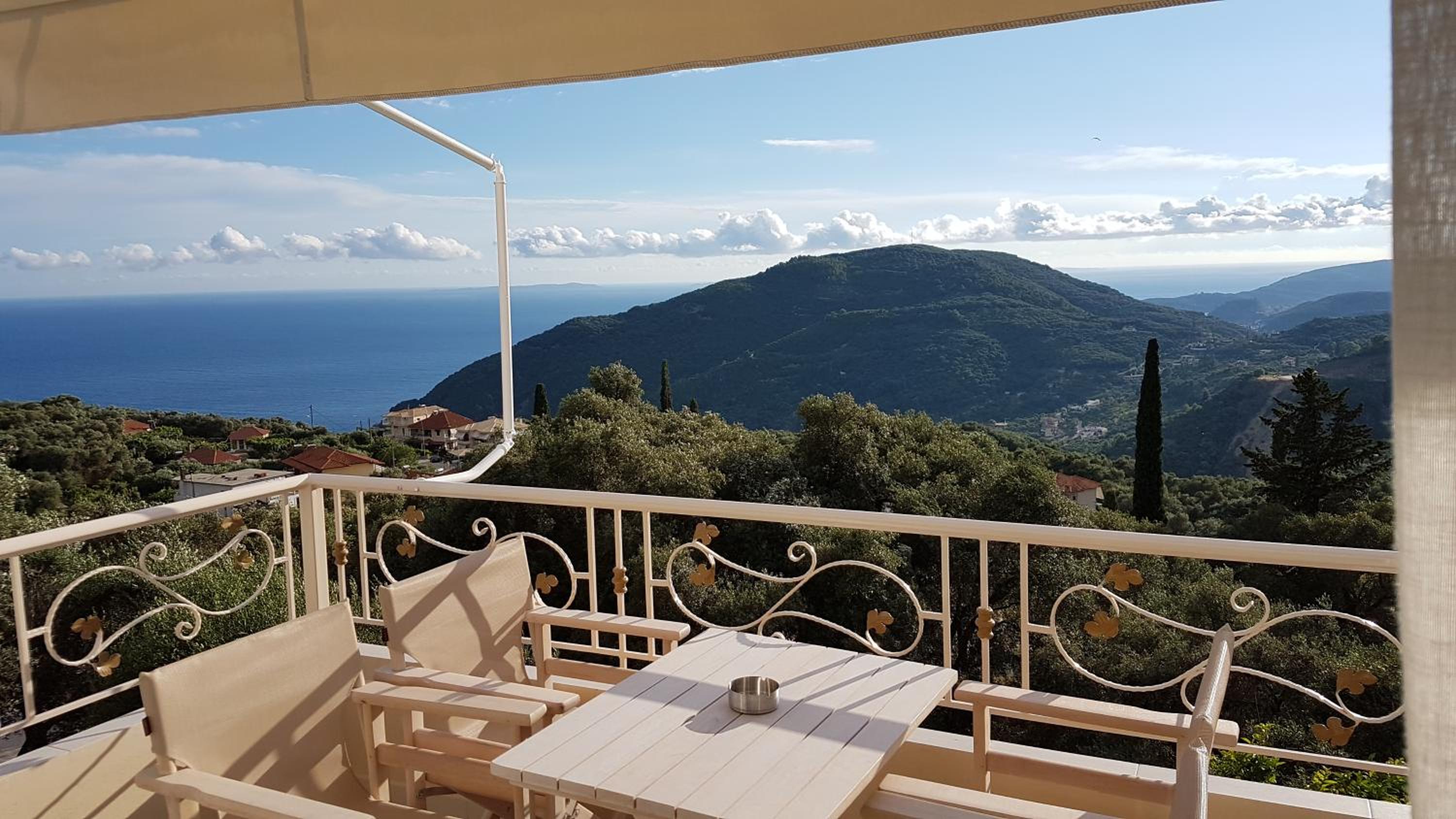 Vito's Parga View Apartments