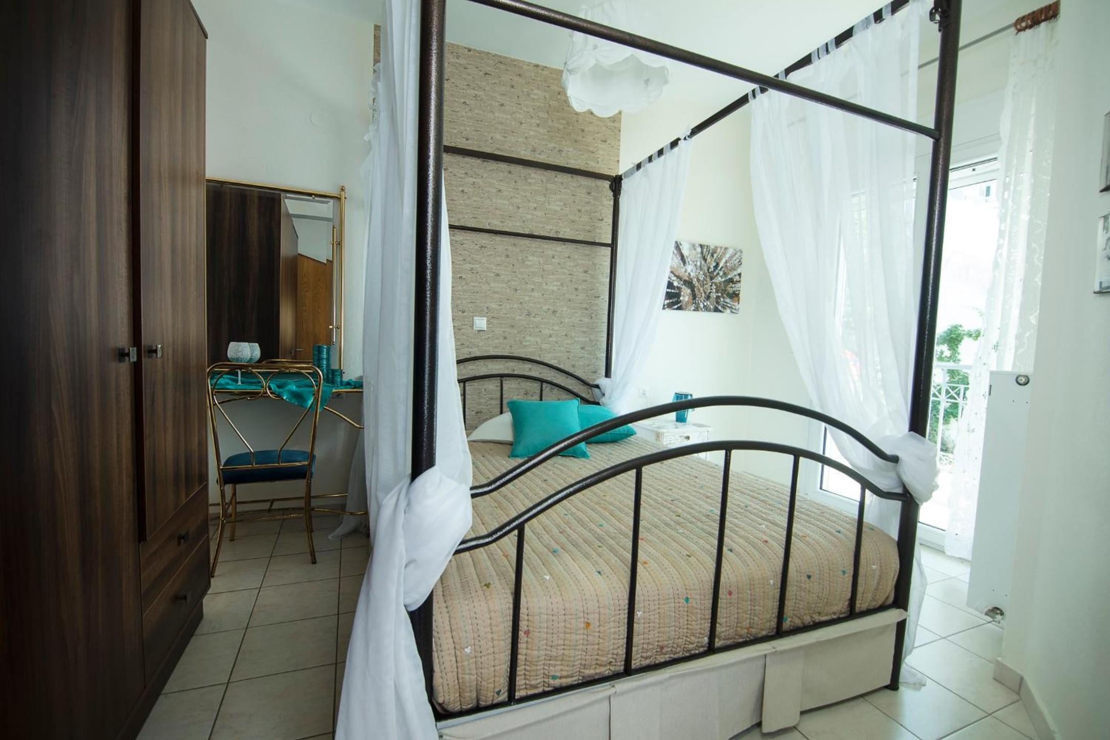 Menexe Apartments-Karavi photo 3