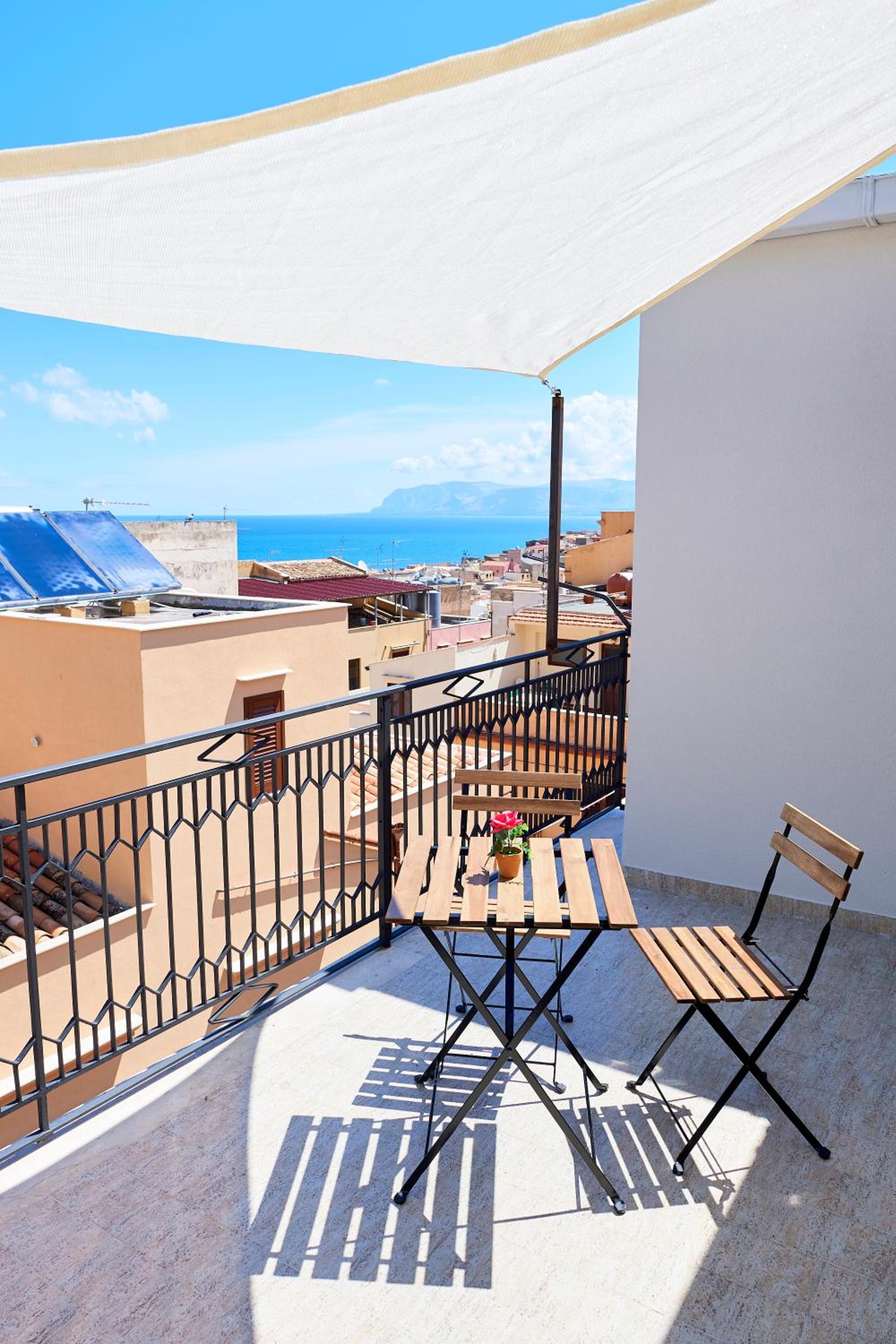 Sole di Castellammare view 5