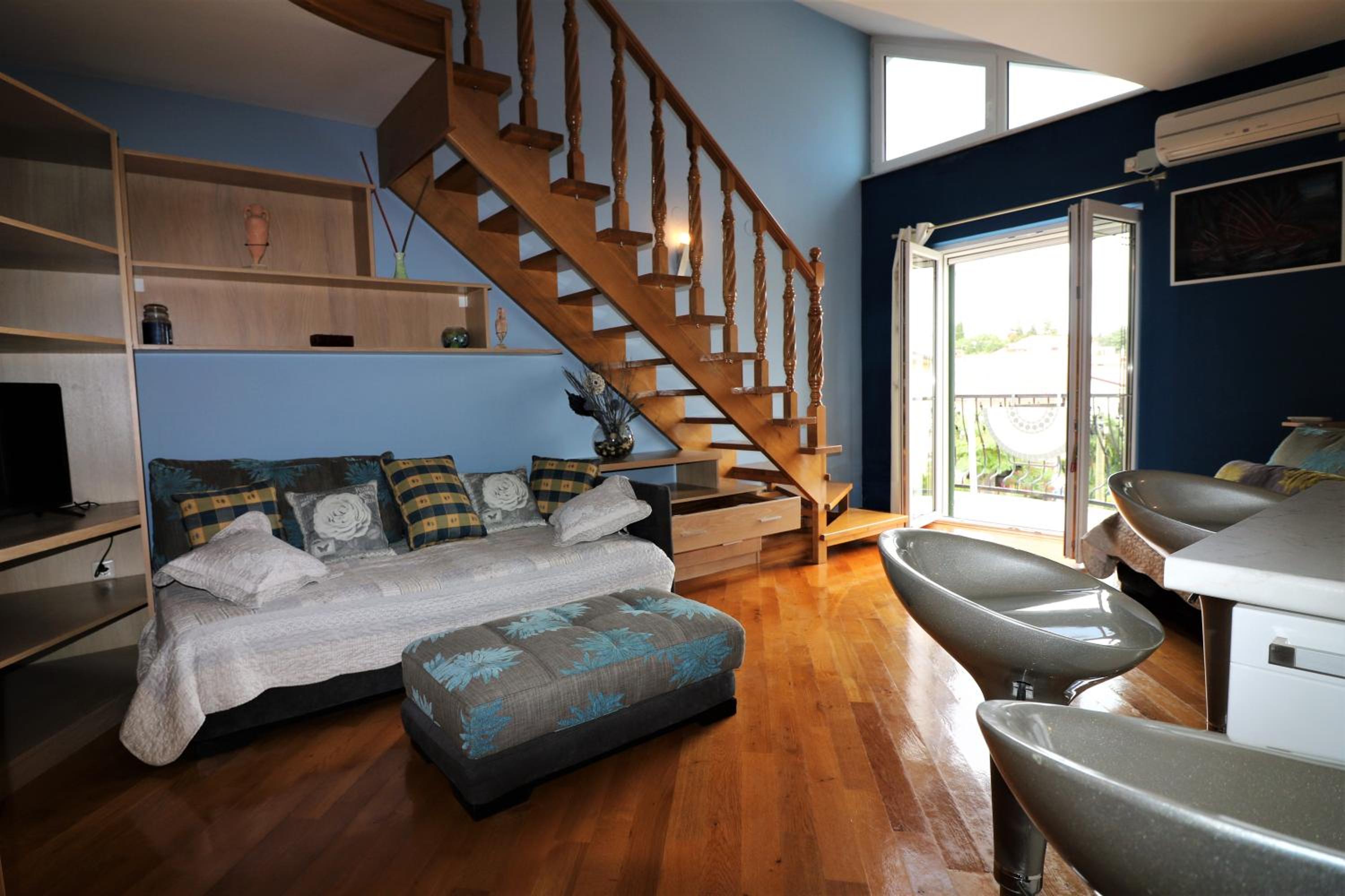 Photo 48