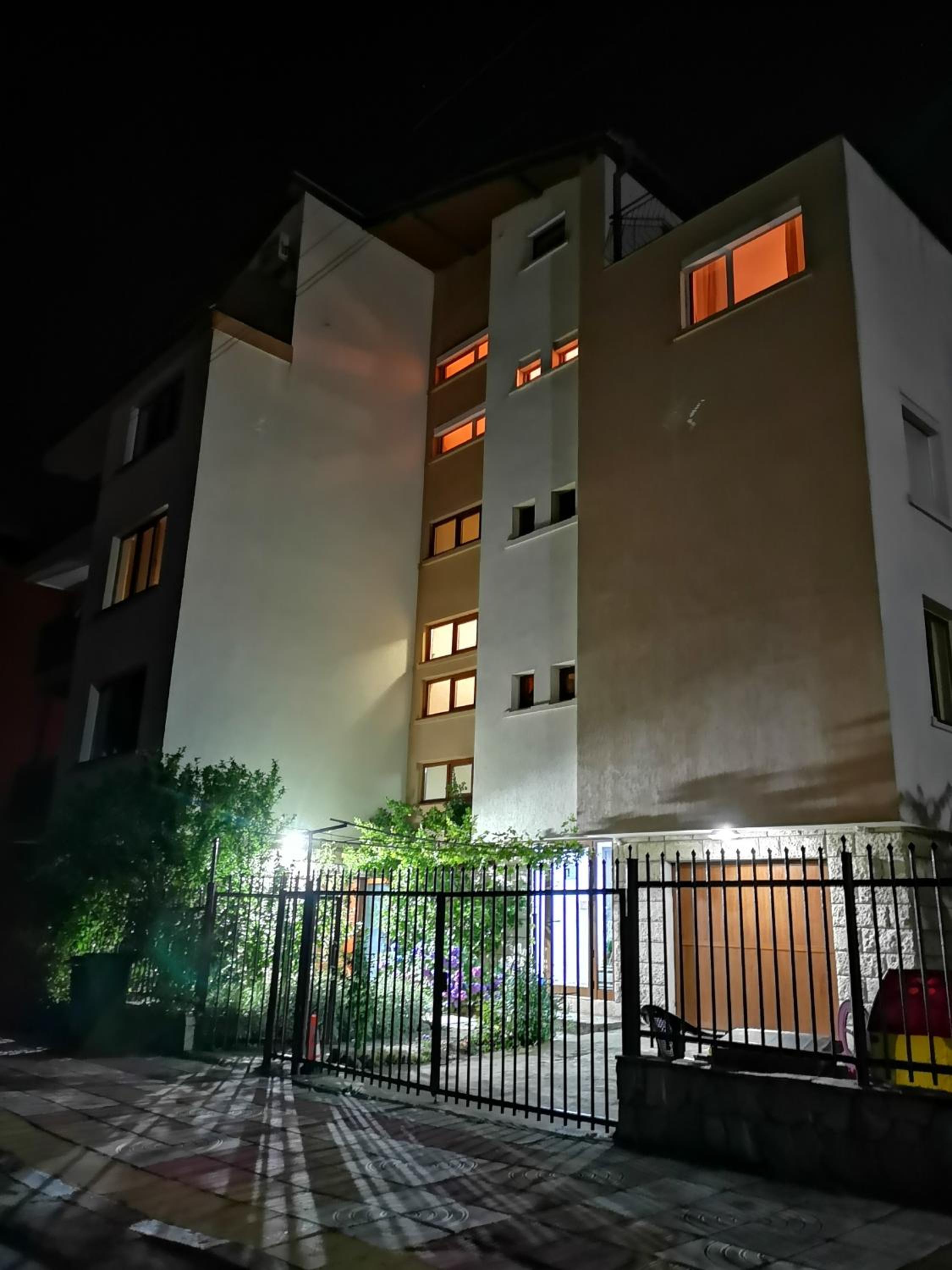 Paunovi Guest House
