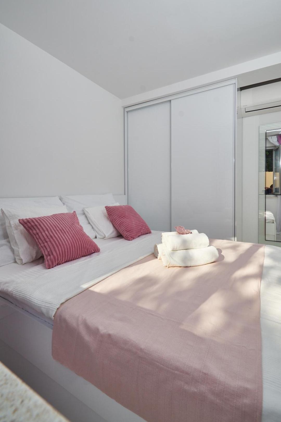 Brand new Apartment S & U