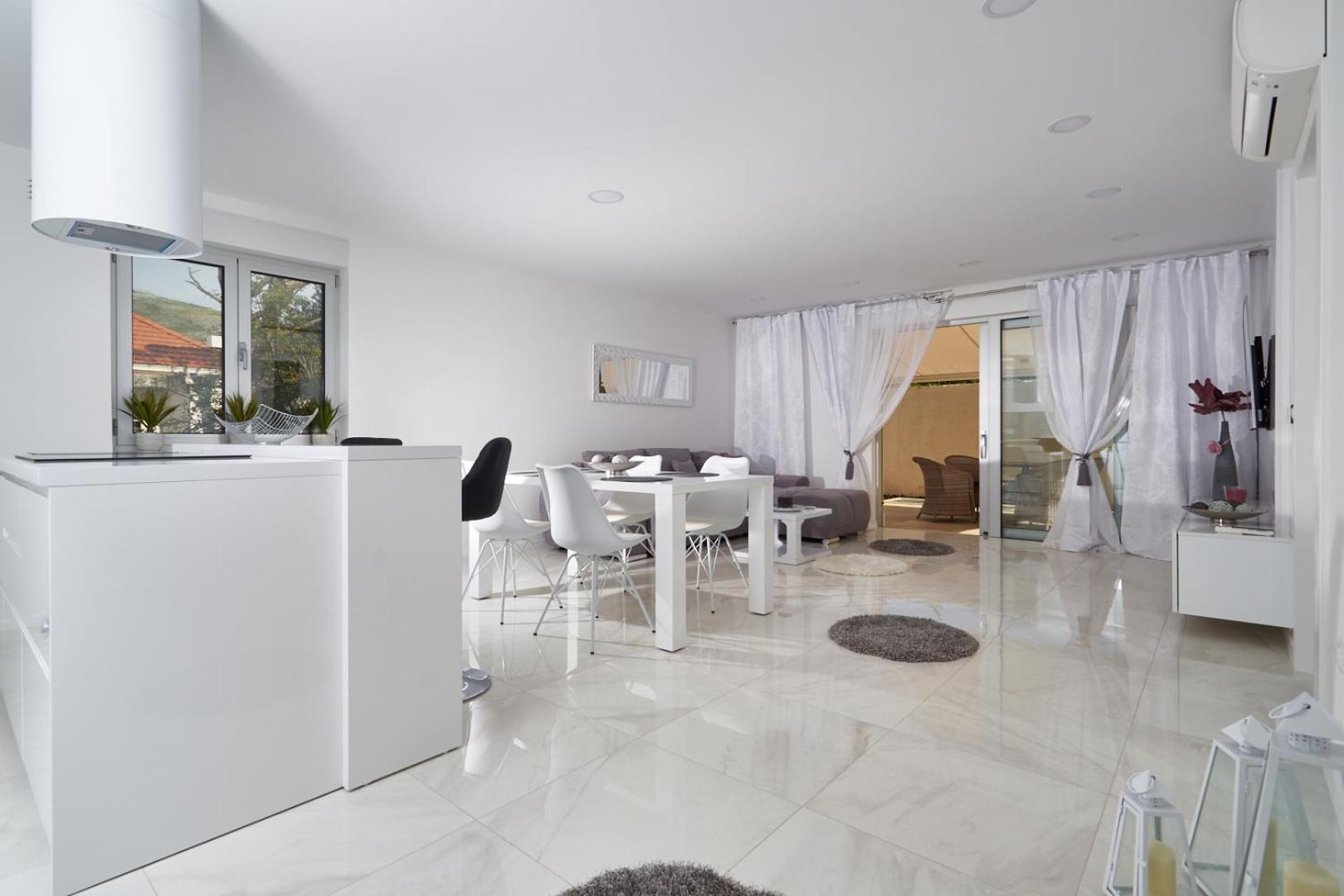Brand new Apartment S & U