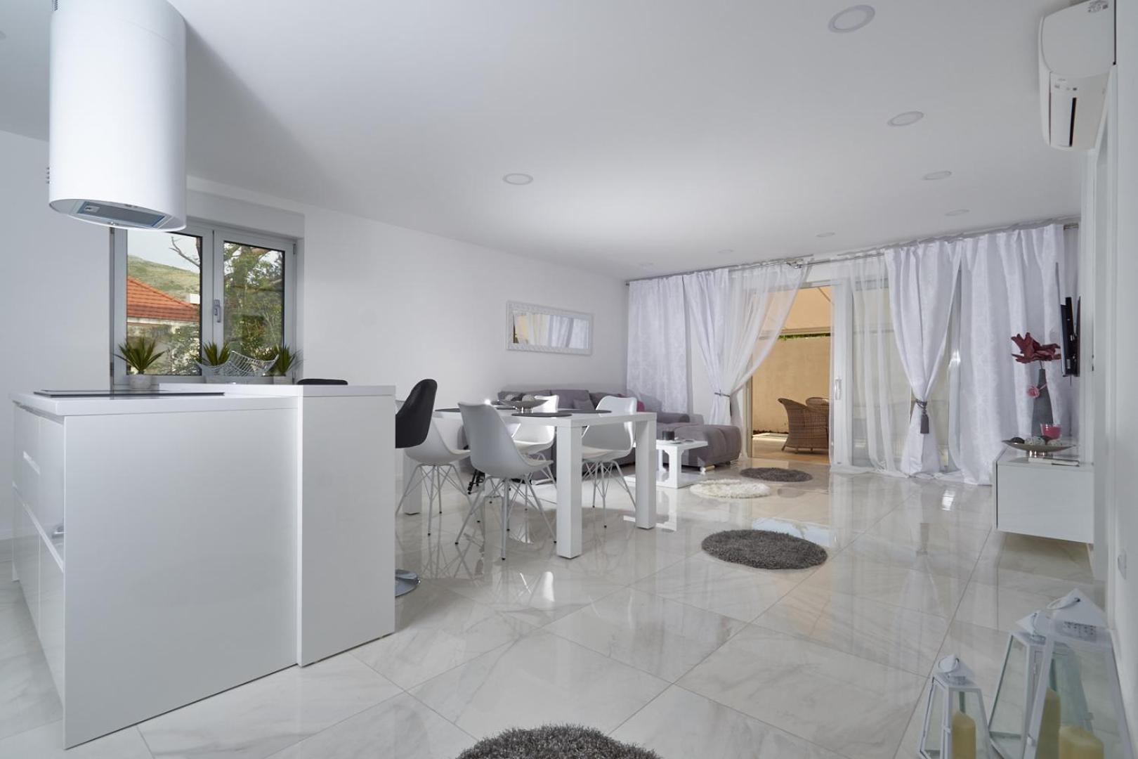 Brand new Apartment S & U