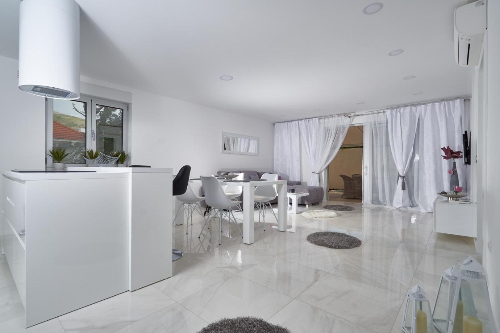 Brand new Apartment S & U