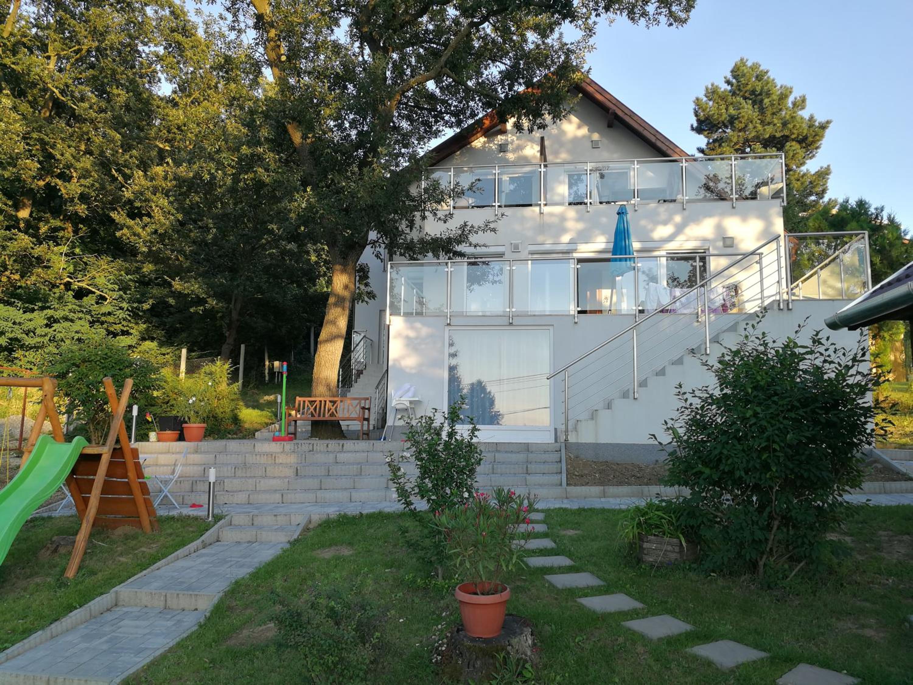 Photo 44