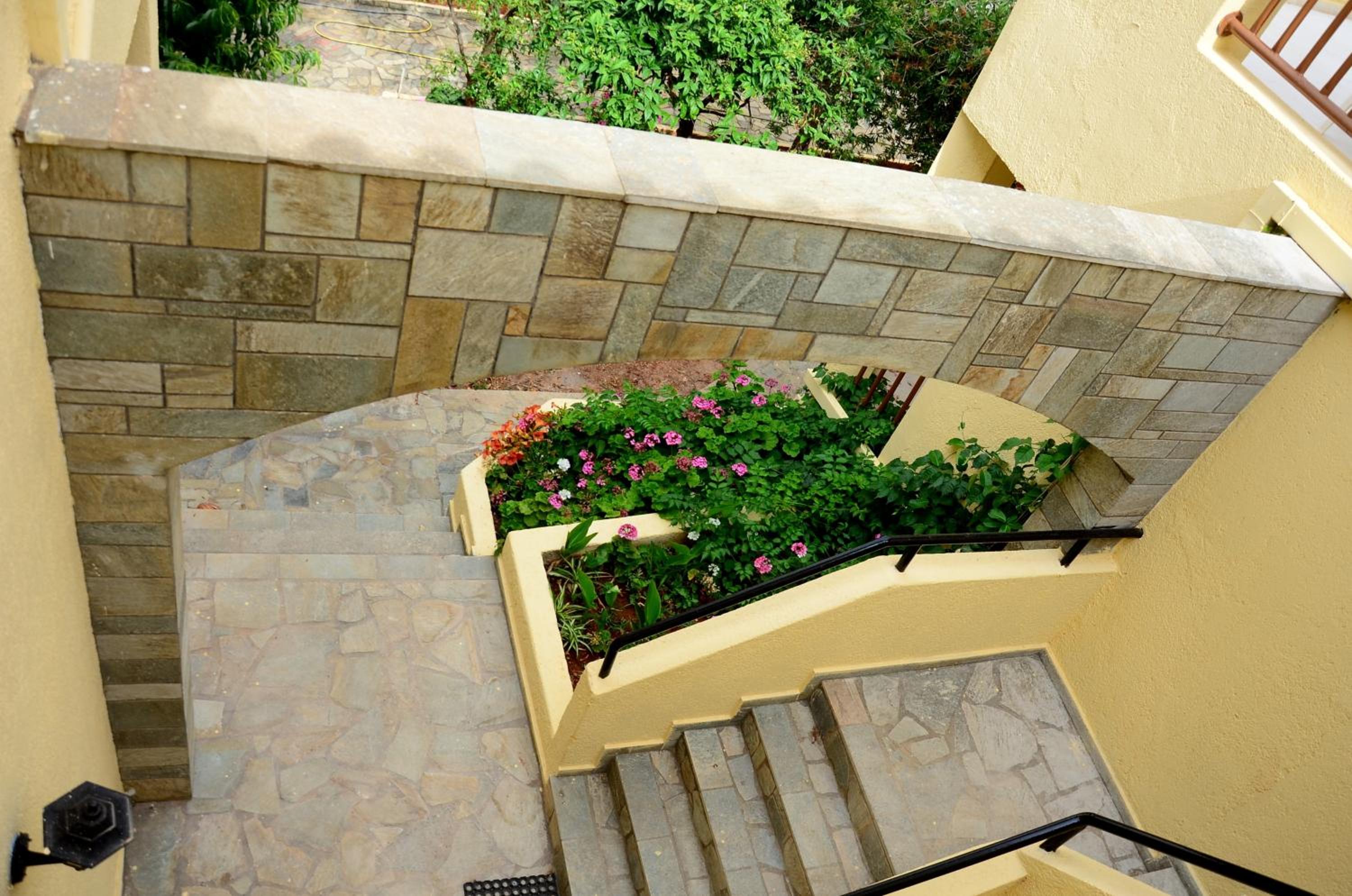 Alex Home Apartments view 5