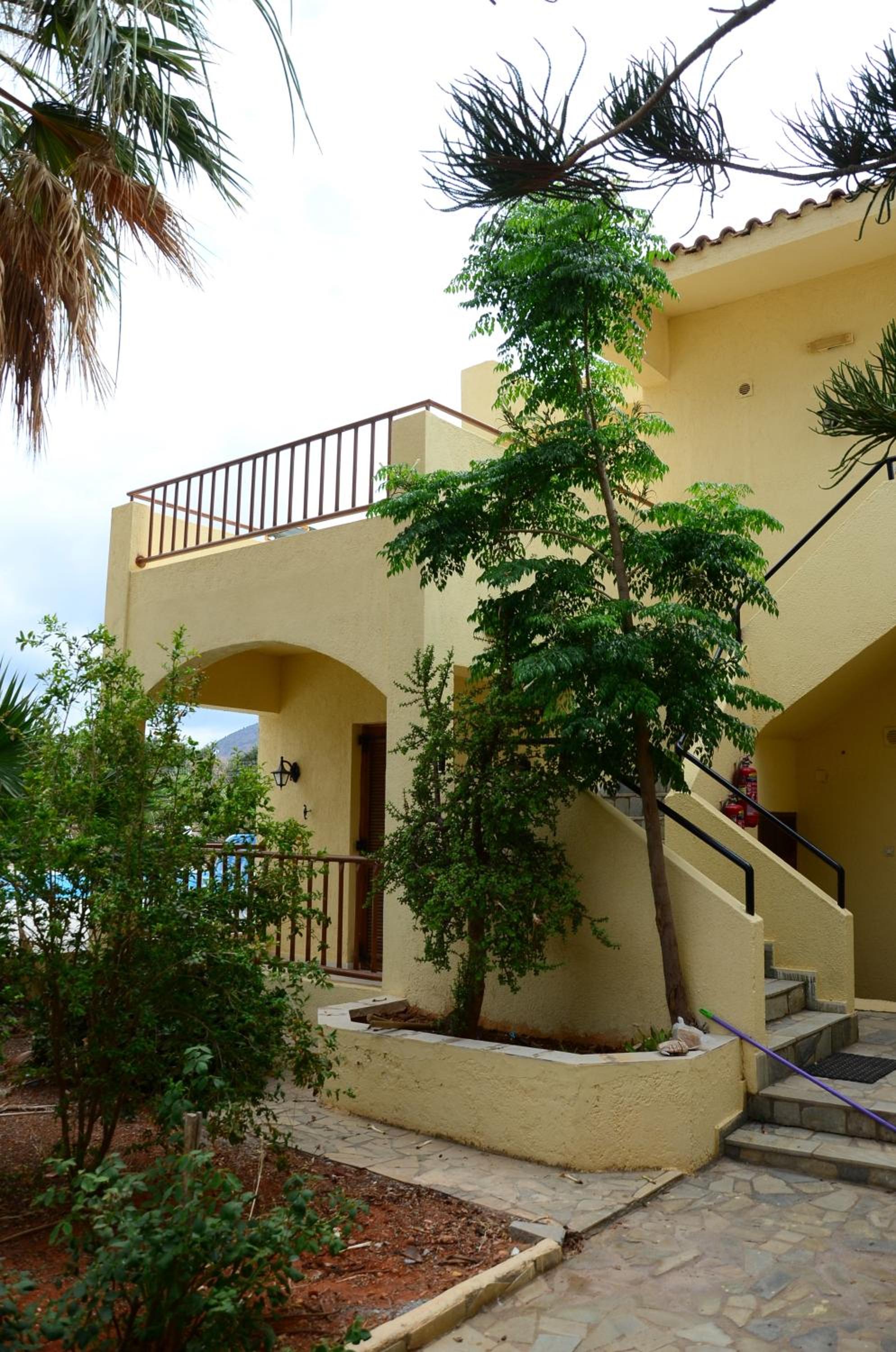 Alex Home Apartments view 4
