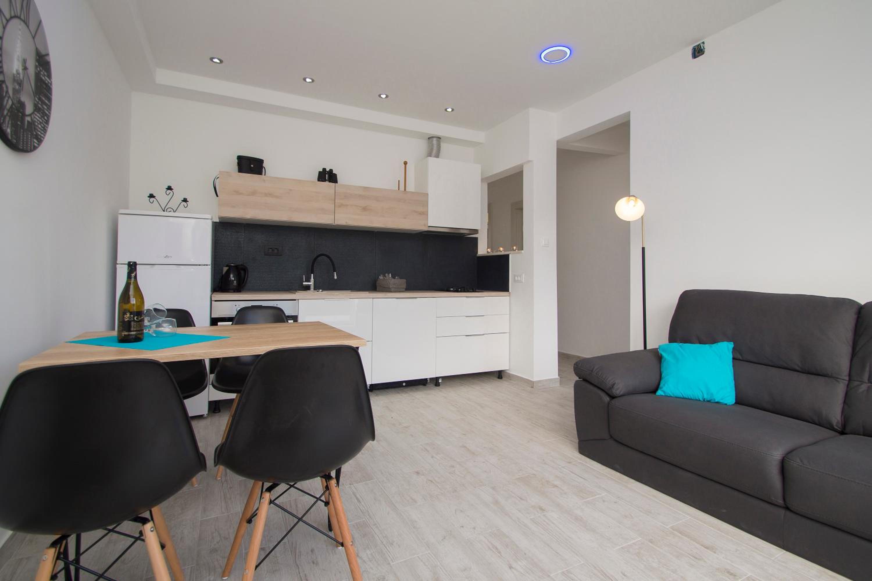 Apartments with sea views view 3