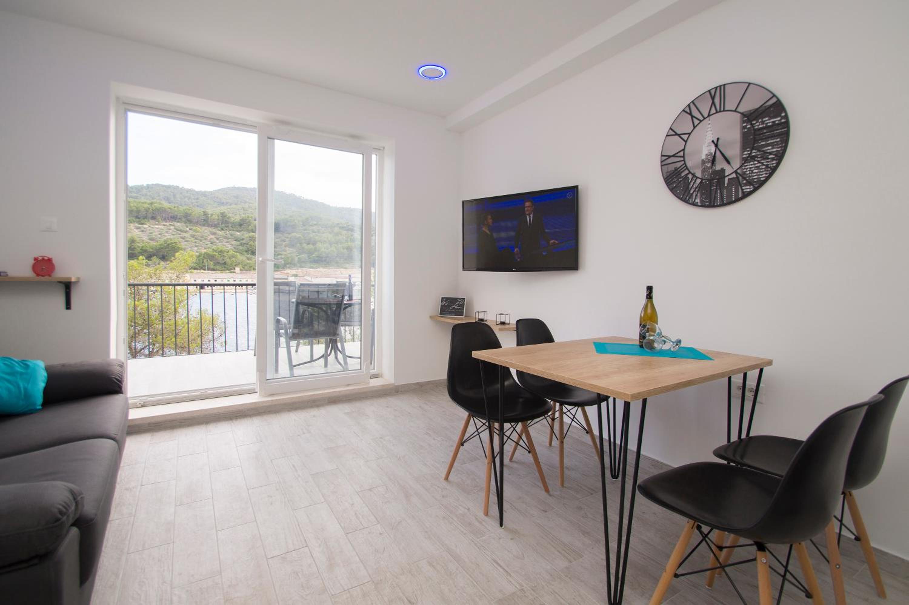 Apartments with sea views view 5